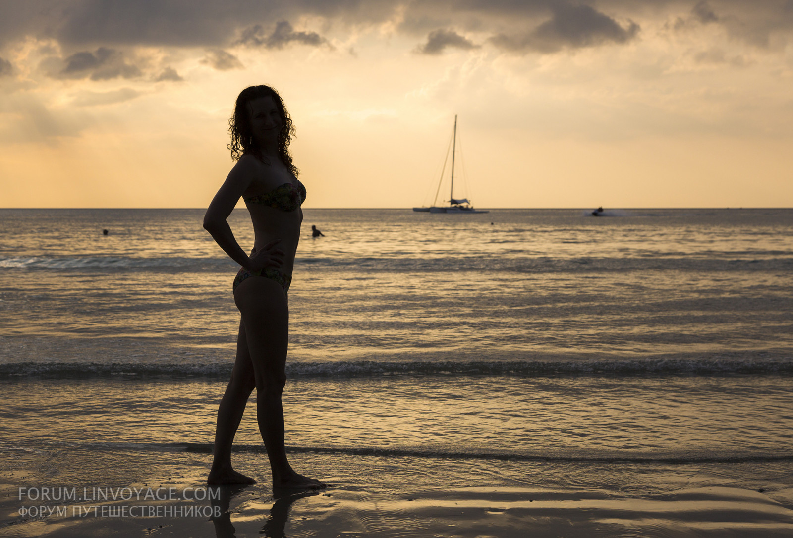 luce del sole, donne, sport, tramonto, mare, puntellare, sabbia, silhouette, nuvole, spiaggia, Alba, sera, mattina, costa, Sole, orizzonte, crepuscolo, yacht, Tailandia, romanza, catamarano, bella, carina, alba, all'aperto, ragazza, oceano, onda, sexy, Phuket, sottile, kamala, patong, Riccio, fitness, corpo d'acqua