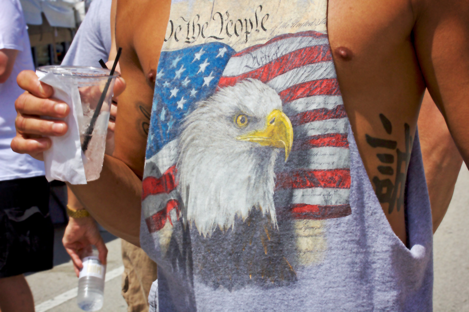 เกย์, คน, ชาย, ชาย, ผู้ชาย, ผู้ชาย, หลุม, ที่เดิน, มือ, หัวนม, แขน, ผิวหนัง, หน้าอก, นิ้วมือ, คนเดินเท้า, glbt, guys, รอยสัก, เพื่อน, prideparade, เสื้อกล้าม, americaneagle, คนโง่, nips, blackmale, armpits, tatts, ไม่สงสัย, lgtb, มนุษย์กิน, canon60d, peekingpits, ilobsterit, canonefs60mmf28macrousa