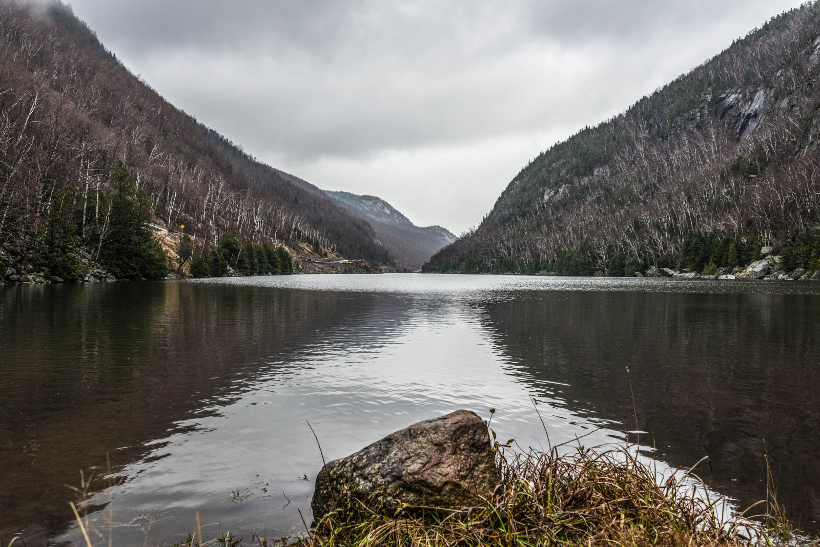 landskab, efterår, vindue, bakke, sø, vand, klippe, natur, afspejling, himmel, skygge, sne, vinter, kold, flod, dyster, Nationalpark, fjorden, våd, lade, ødemark, Bank, mount landskaber, sø område, Sky, træ, tåge, bjerg, vejr, skræmmende, dårlig, reservoir, tarn, highland, loch, adirondack, bjergrige landskabsformer, bjergkæde, faldt, fredsommelig, flips, overlevende, Fisher-Price, Går ingen steder, guapas, NDC, emelexista, southernbreeze, QROO, quesevayantodos, january27, tmntgame, porquetulovales, pdrtv, dota2, worldvisiongifts, eljugadordelpartido, migraduacionslc, fpwishlist, holidayexperts, migraduacionidea, nadeshotonellen, latinamericagocrazy, alamodrivehappy, nickcincotta, jesseoninsider, miercolesdemhoni, siamasadios, dtnoratinho, chipdavidlark, migraduacioncala, migraduacionmdei, groovein3days, latingrammynoms, usaricecan, thexfactornosony, targetredcardca, handmadehourusa, ahokway, vandressourcer, picinic, i73