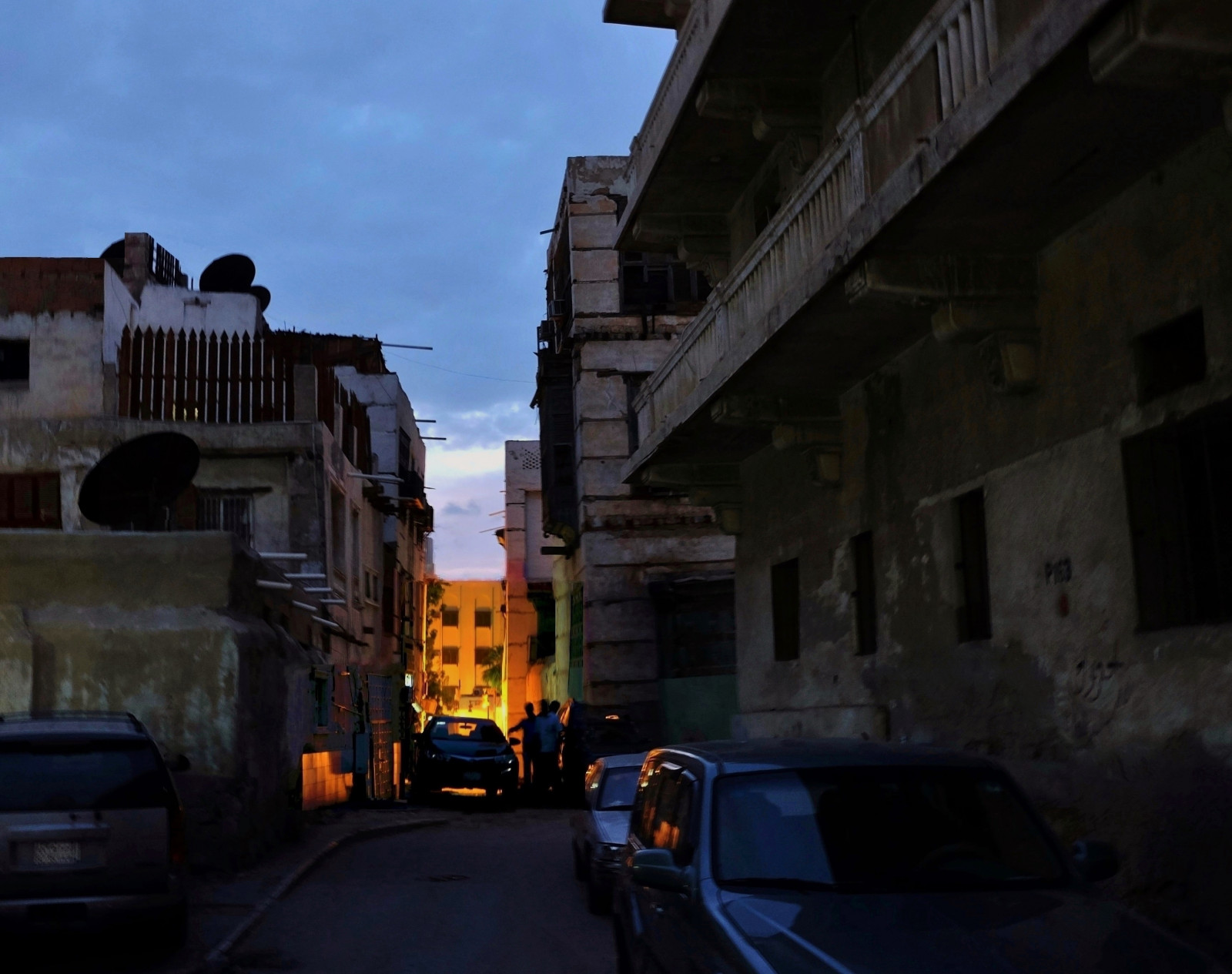 auto, město, nebe, ulice, silnice, sousedství, jev, budova, večer, vozidlo, Snímek obrazovky, rodinný vůz, město, fasáda, Dům, noc, okno