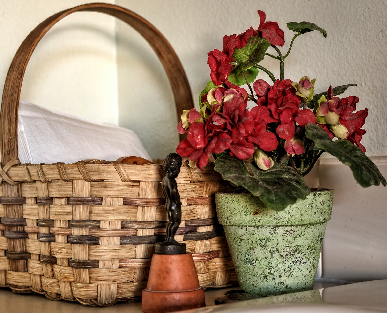 Wallpaper kitchen, texture, decorations, flowerpot, boy, plant, fun
