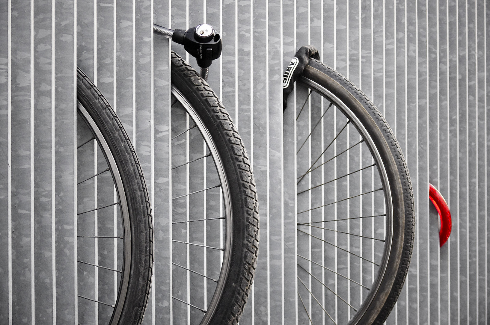 nero, monocromo, minimalismo, bicicletta, rosso, veicolo, grigio, Linee, pneumatico, barre, serratura, ruota, curve, deleteme10, saveme, saveme7, bianco e nero, fotografia in bianco e nero, attrezzatura sportiva, bicicletta della strada, pneumatici per autoveicoli, ciclocross bicicletta, struttura della bicicletta, deleteme5, cancellami, deleteme2, deleteme3, deleteme4, deleteme6, deleteme7, saveme4, saveme5, saveme6, saveme2, saveme3, saveme8, ha parlato, ruota di bicicletta, deleteme8, deleteme9, g Ttingen, ralfstockmann, parte della bicicletta