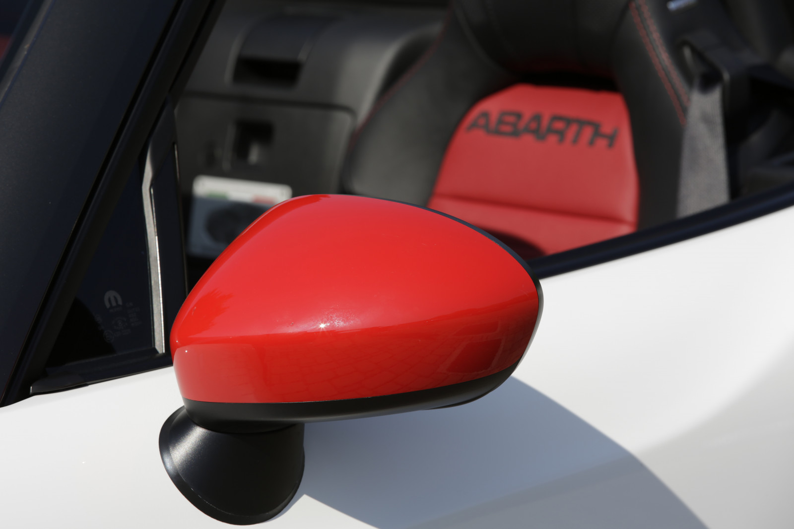 bil, køretøj, rat, Abarth, netcarshow, netcar, bil billeder, bil foto, 2016, 124 edderkop, hjul, automotive exterior, bil make, bybil, bilsæde, gearskift