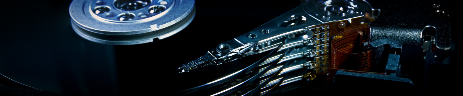 Wallpaper : technology, multiple display, Hard drives, light, darkness ...