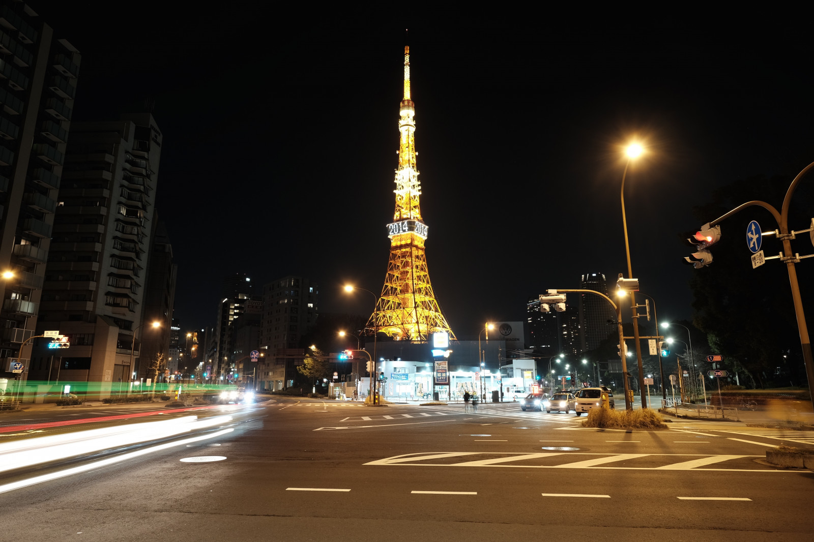pouliční osvětlení, město, panoráma města, noc, architektura, silnice, panoráma, večer, věž, soumrak, metropole, Tokio, Fujifilm, světlo, centrum, osvětlené, osvětlení, Fujinon, mezník, Tokyo Tower, x, XT1, čisté nebe, xf14mmf28r, xf14mm, Metropolitní oblast, lidské osídlení