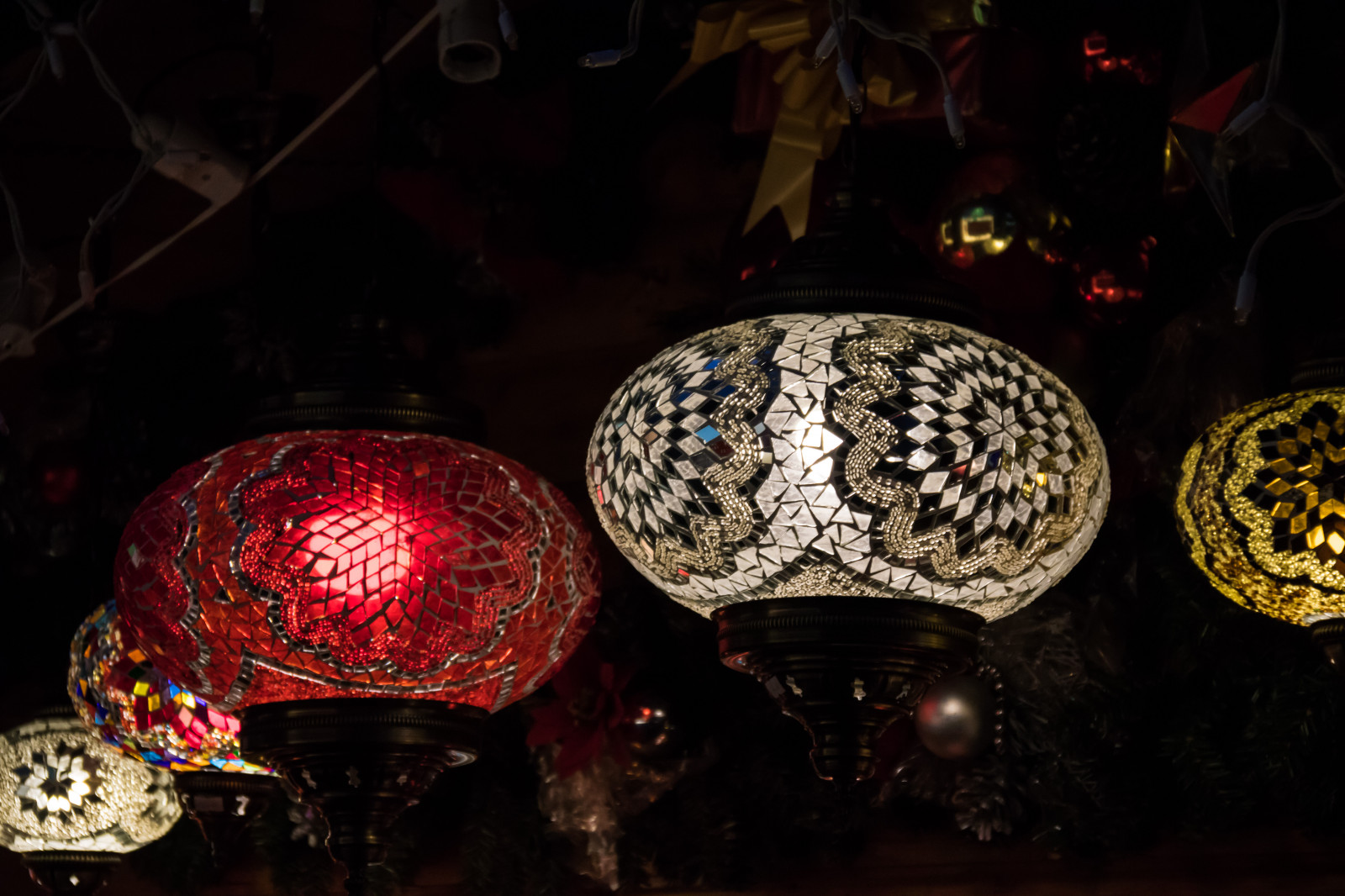 กลางคืน, สีแดง, เยอรมนี, กระจก, โคมไฟ, คริสต์มาส, เบา, สี, คริสต์มาส, แสง, ตลาดคริสต์มาส, จูล, Lampa, Tyskland, deutschland, รูปร่าง, rostock, julmarknad, ละคร, exif model canoneos760d, ประเทศธรณีวิทยา, กล้องทำให้ Canon, geocity, กล้องรุ่น canoneos760d, geostate, ตำแหน่งทางภูมิศาสตร์, เลนส์ Exifs efs18200mmf3556is, รูรับแสง 56, exif ทำให้ canon, exif isospeed 1600, exif focallength 120 มม, ความมืด, weinachtsmarkt