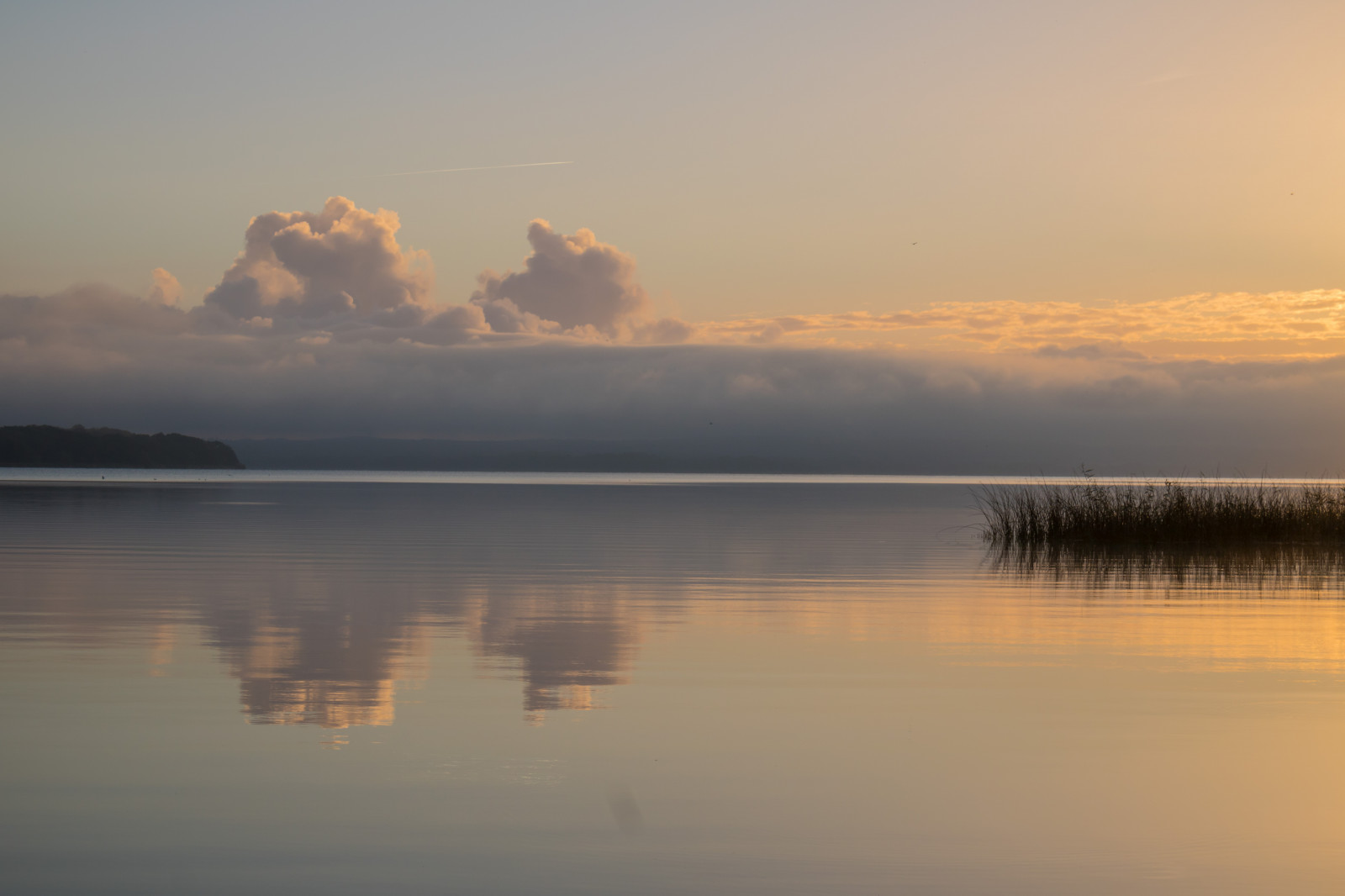 slunečnímu záření, západ slunce, moře, záliv, jezero, odraz, nebe, svítání, večer, ráno, mlha, slunce, horizont, soumrak, Klid, klid, mrak, svítání, h r, sj, soluppg ng, gryning, exif modelu canoneos760d, geocountry, Kamera aby kánon, geocity, Model fotoaparátu canoneos760d, geostate, geolocation, EXIF čočka efs18200mmf3556is, exif aby kánon, EXIF isospeed 100, exif focallength 50mm, EXIF otvor 90, ringsj n, straringsj n, nádrž, jezero, atmosférický jev, odlesk