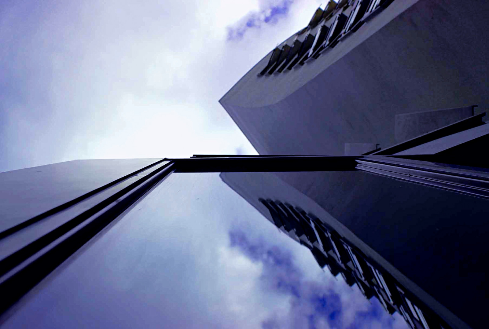 slunečnímu záření, architektura, abstraktní, odraz, nebe, vozidlo, mrakodrap, modrý, Německo, moderní, svět, čáry, jasný, světlo, mrak, cestovat, barvy, Páni, venkovní, fotografie, budovy, přístav, tvar, přistát, cesta, obraz, architektur, ngc, složení, haus, kunst, Reise, křivky, travelphotography, Dusseldorf, Fenster, průmysl, okázalý, geb ude, architektonický, Atmosféra Země, Hafen, bauwerk, Medienhafen, journeysadventures, cest, Dobrodružství, aufbau, Compo, bau, w NDE, postmoderní, frankgehry, goodcomposition, planetadventure, worldtravel, worldtravelling, Gehry, newzollhof