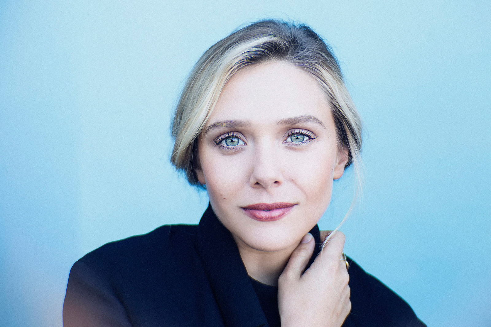tvář, model, portrét, fotografování, osobnost, herečka, modrý, vlasy, nos, Elizabeth Olsen, Osoba, kůže, hlava, dívka, krása, usměj se, oko, žena, účes, tvář, portrétní fotografie, focení, hnědé vlasy, mimika, orgán, zblízka