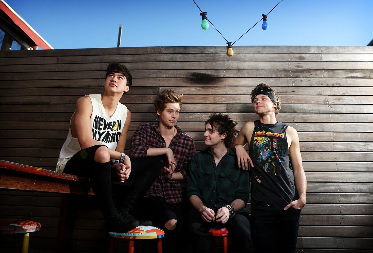 Wallpaper People 5 Seconds Of Summer Luke Hemmings Micheal