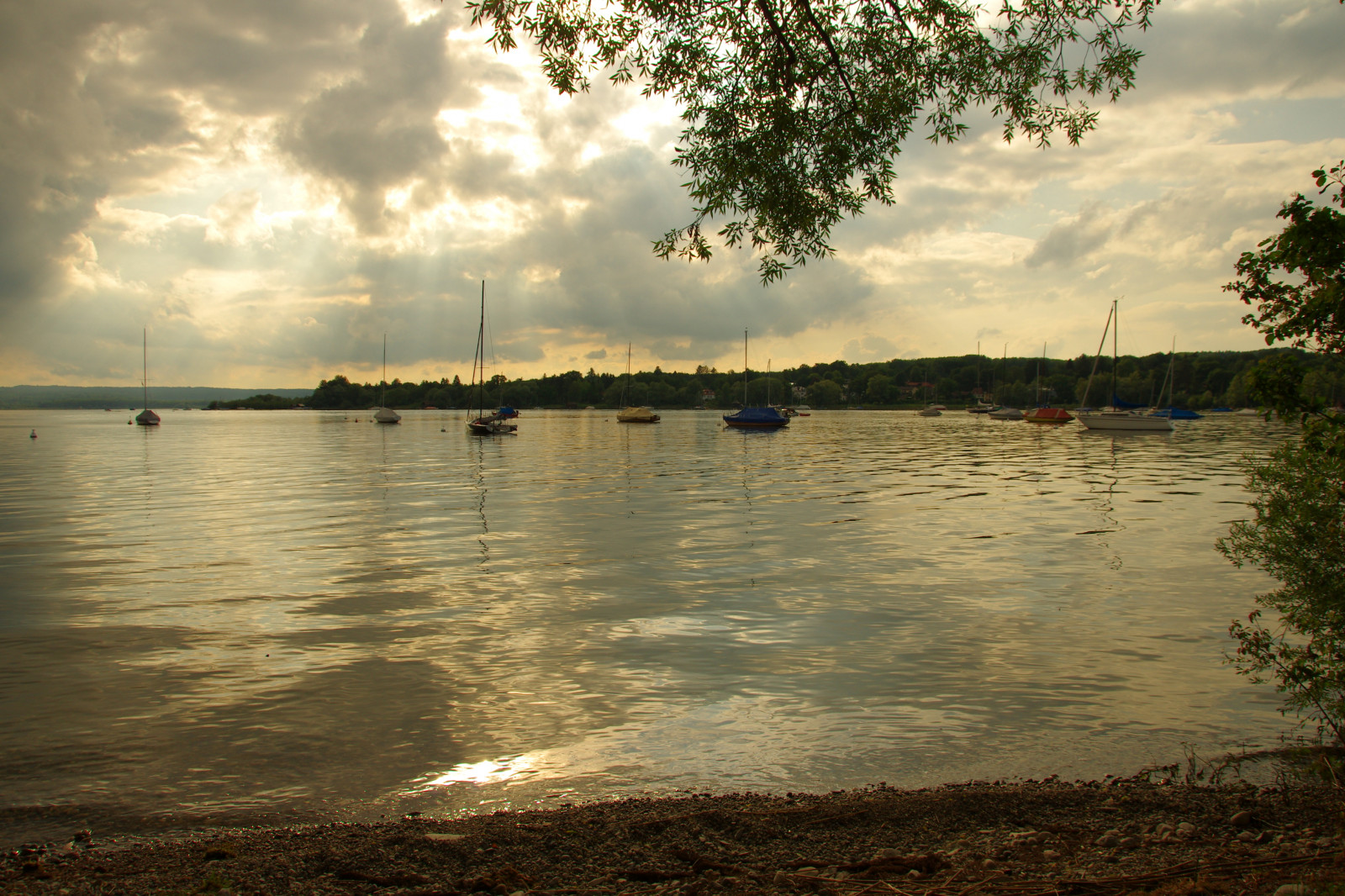 slunečnímu záření, krajina, západ slunce, moře, jezero, voda, pobřeží, odraz, nebe, mraky, uklidnit, bouřka, večer, ráno, Německo, pobřeží, řeka, horizont, banka, Bavaria, pentax, mokřadní, mrak, strom, rostlina, blinkagain, mygearandme, K5, deutschland, nádrž, vidět, mygearandmepremium, mygearandmebronze, bayern, Baviera, Ammersee, jezero, vodní, tělo z vody, Herrsching
