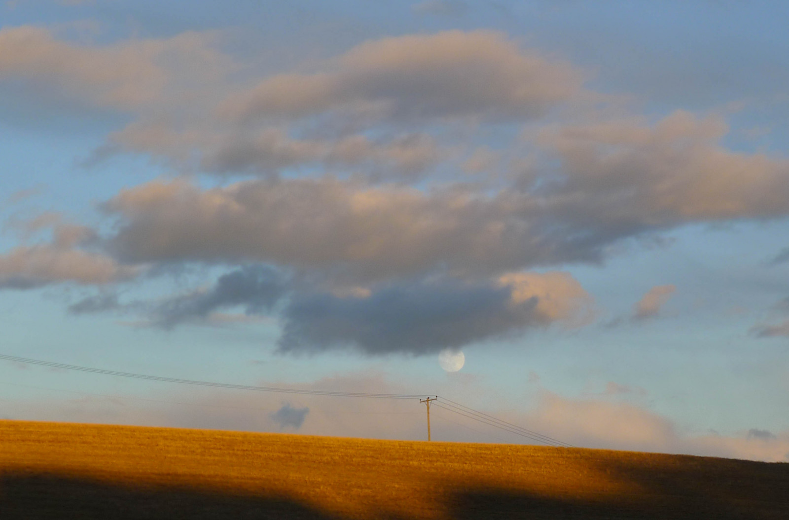 luce del sole, tramonto, collina, cielo, campo, nuvole, Alba, Luna, sera, mattina, vento, orizzonte, crepuscolo, steppa, leggero, nube, alba, prateria, Luce della sera, LX5, pianura, prateria, fenomeno atmosferico, atmosfera della terra, fenomeno meteorologico, cumulo, panasonicdmclx5