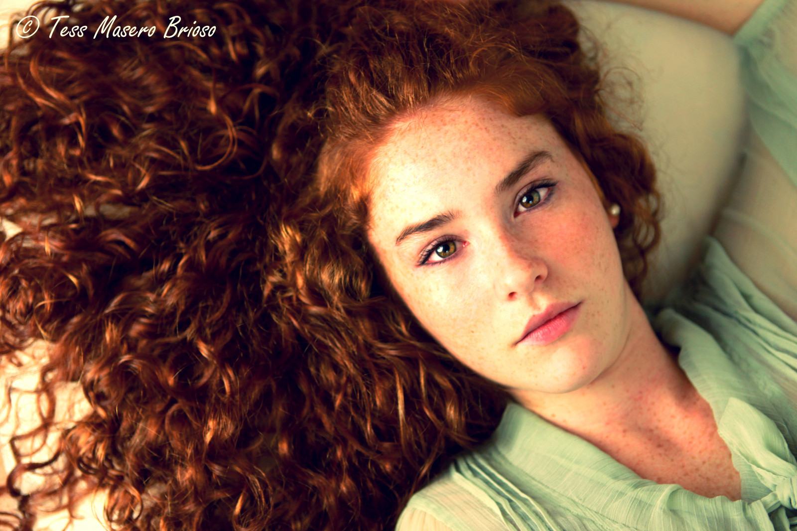 model, portrét, oči, dlouhé vlasy, Červené, černé vlasy, vlasy, ofina, Studio, panenka, dívka, krása, oko, chica, ojos, úžasný, kudrnatý, účes, portrétní fotografie, focení, hnědé vlasy, člověk barva vlasů, barvení vlasů, zrzavé vlasy, vrstvené vlasy, tess, glasseyes, rizado, Gillian, TMB, increibles, peliroja, brioso, masero, tmbstudio, surfer hair