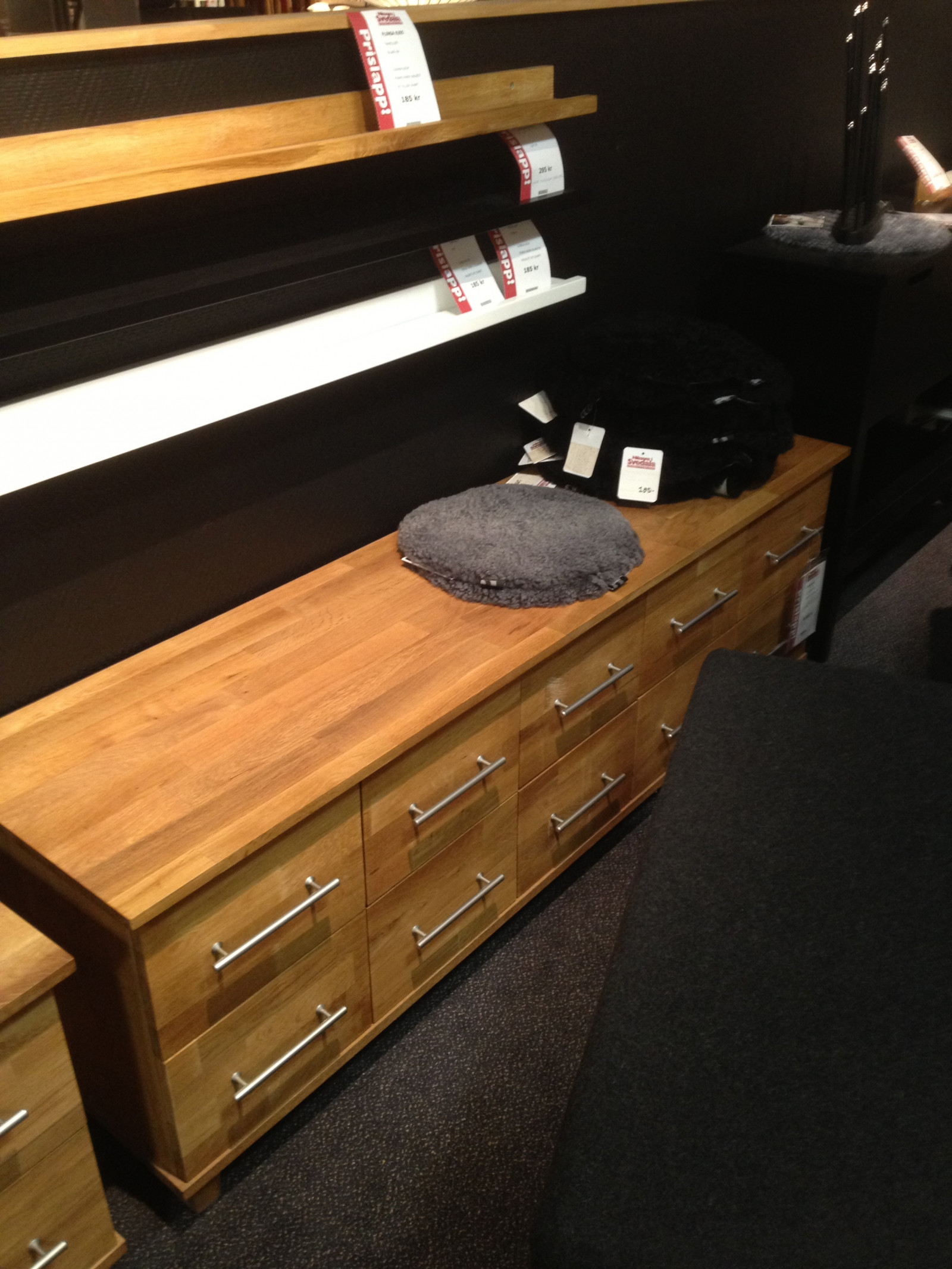 værelse, tabel, træ, Indretning, skrivebord, ting og sager, hårdttræ, møbel, skuffe, kabinet, køkkenbordet