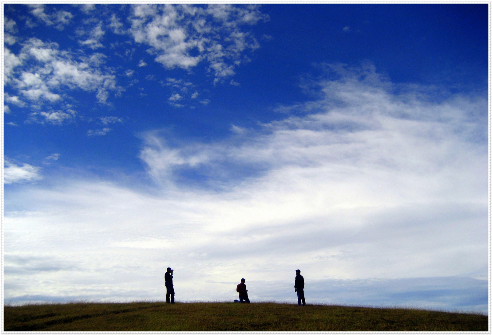 Wallpaper : blue, sky, silhouette, clouds, Canon, landscape, guys, ixy