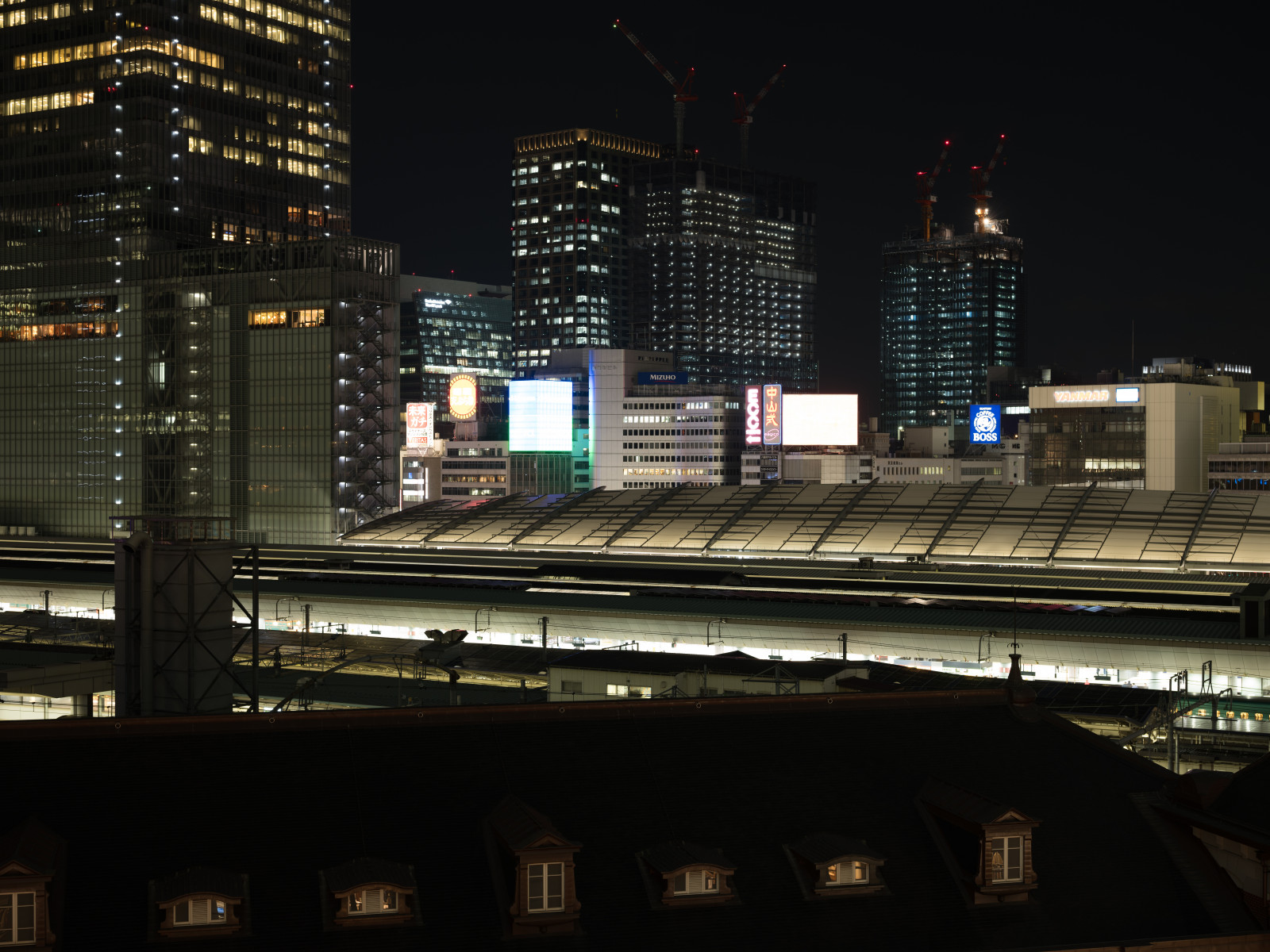 Japonsko, město, panoráma města, noc, architektura, odraz, panoráma, mrakodrap, večer, soumrak, stadión, metropole, Tokio, Fujifilm, jp, světlo, centrum, stanice, fuji, tma, Fujinon, gf, gf63mm, gf63mmf28rwr, gfx, gfx50s, mezník, Marunouchi, kitte, Tokijské centrální nádraží, urban area, Atmosféra Země, Metropolitní oblast, lidské osídlení, sportovní dějiště, veřejná doprava