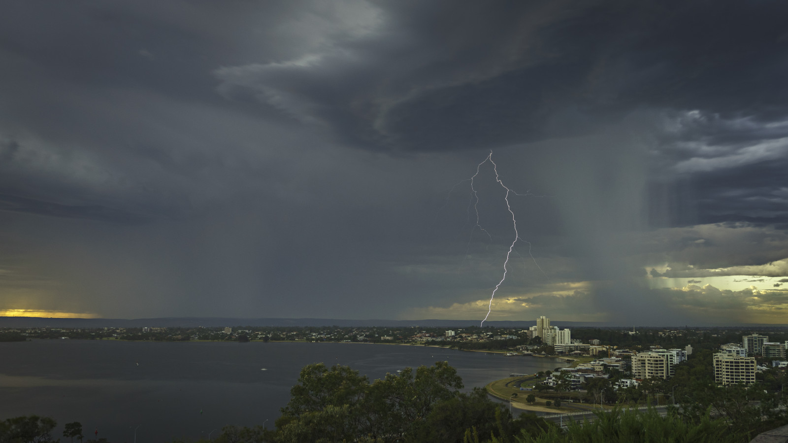 krajina, voda, nebe, mraky, svítání, Blesk, bouřka, večer, řeka, horizont, Sony, atmosféra, hrom, Austrálie, světlo, longexposure, široký úhel, mrak, strom, scenérie, počasí, svítání, bouřka, carlzeiss, alfa, scénický, neutraldensity, západní Austrálie, A99, slta99, stevekphotography, meteorologický jev, kupa, jev, kingspark, sal1635z, nd400, variosonnar163528za, Cityofperth