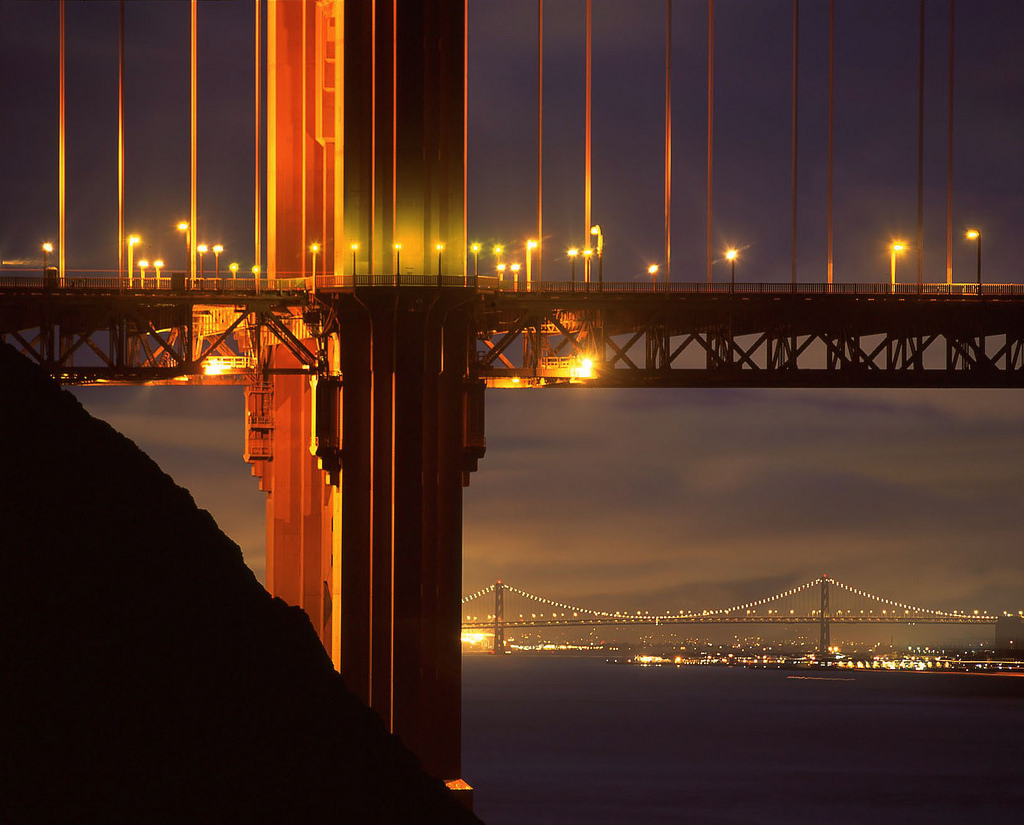 odraz, most, nebe, voda, západ slunce, noc, světlo, osvětlení, fixed link, panoráma města, soumrak, svítání, večer, město, horizont, metropole, panoráma, svítání, uklidnit