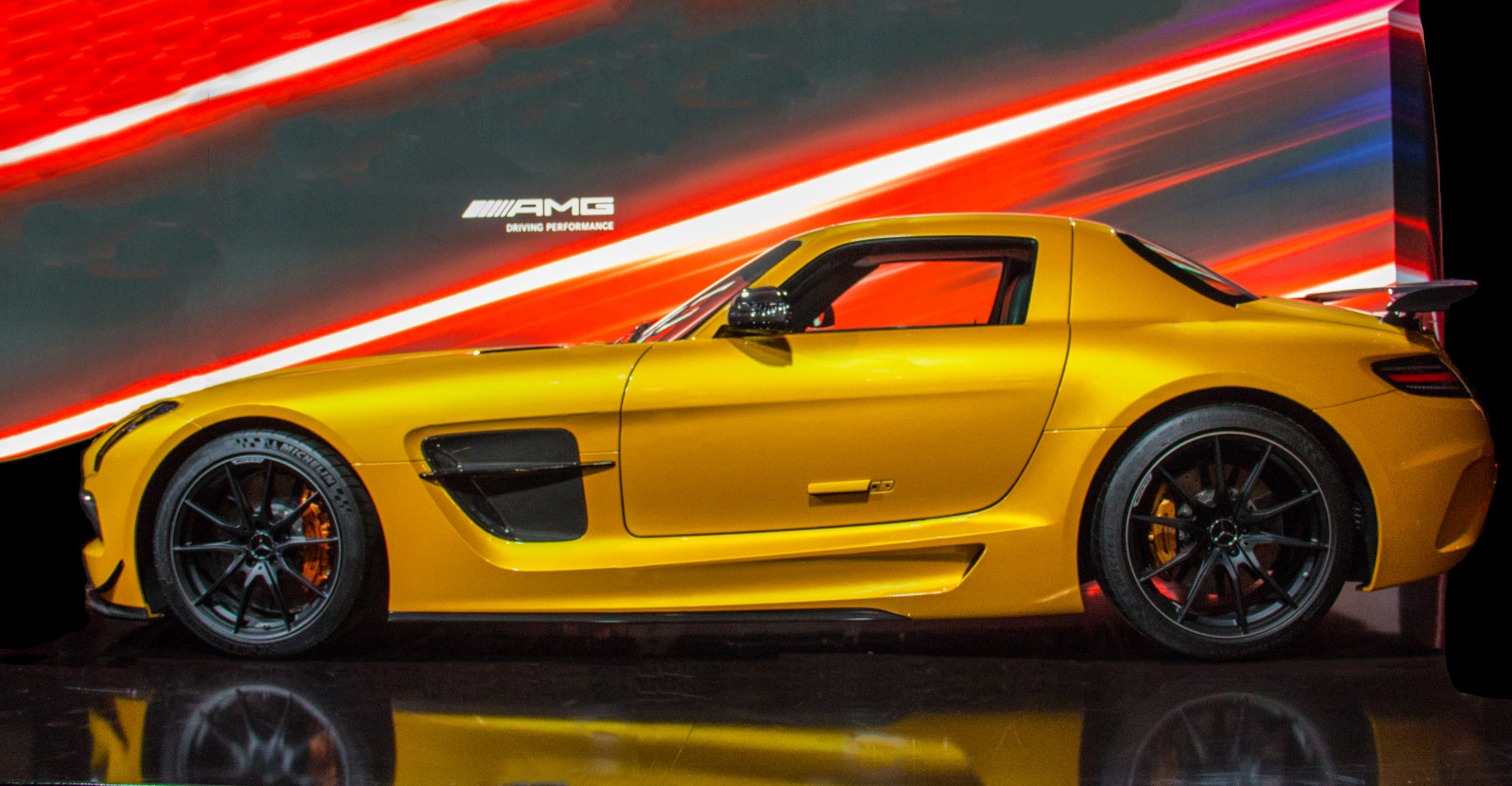 รถ, ยานยนต์, สีเหลือง, รถสปอร์ต, การแสดงอัตโนมัติ, ยานพาหนะ, การออกแบบยานยนต์, Mercedes Benz SLS AMG, ประสิทธิภาพรถ, รถที่กำหนดเอง, รถแข่ง, Mercedes Benz, ล้อ, รถหรูส่วนบุคคล, automotive wheel system, วอลล์เปเปอร์คอมพิวเตอร์, ภายนอกยานยนต์, ซูเปอร์คาร์
