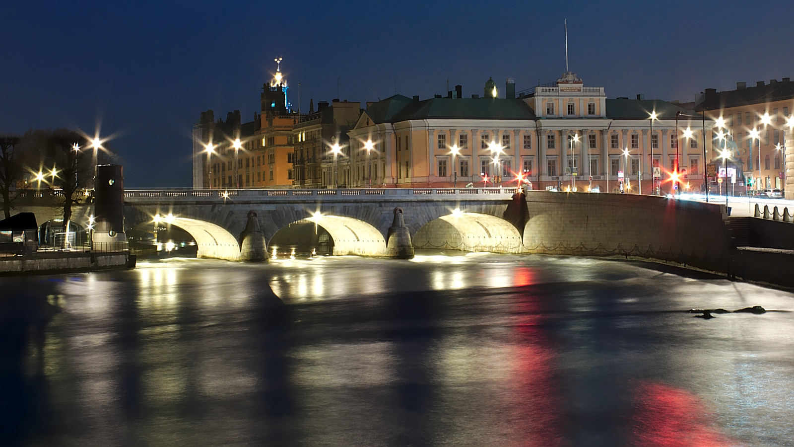 Strassenlicht, Stadt, Stadtbild, Nacht-, Wasser, Betrachtung, Himmel, Tourismus, Abend, Brücke, Fluss, Stadt, Stockholm, Schweden, Dämmerung, Stadtplatz, Metropole, Sverige, Langzeitbelichtung, Plaza, Kanal, Wahrzeichen, Stadtgebiet, Touristenattraktion, Wasserweg, Nightonearth, Norrbro, Utrikesdepartementet