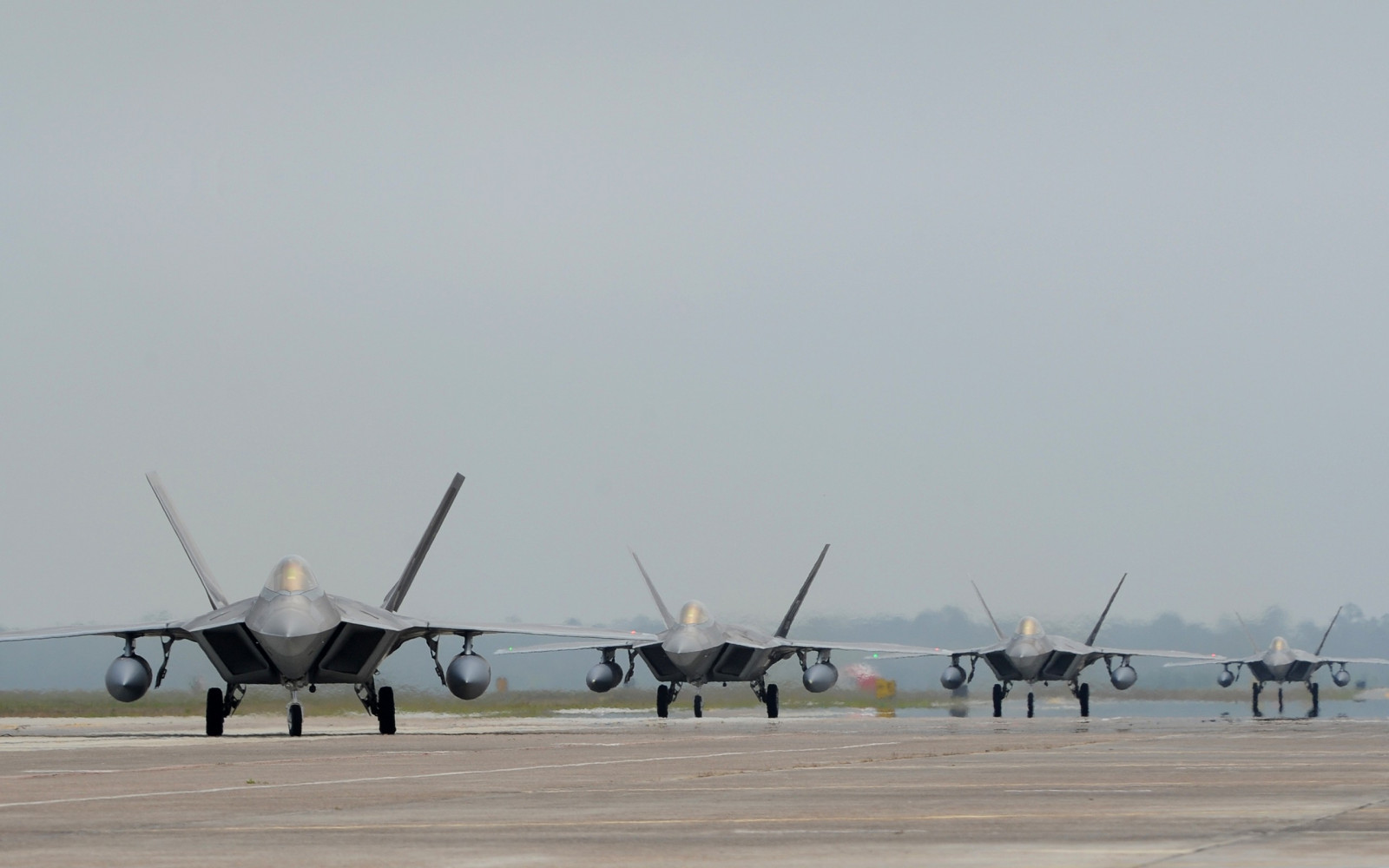 vozidlo, letoun, letadlo, vojenská letadla, F 22 Raptor, Bombardér, přistávací dráha, letectvo, Let, Vzlétnout, letectví, Atmosféra Země, stíhací letoun, Airshow, letecký motor, proudová letadla