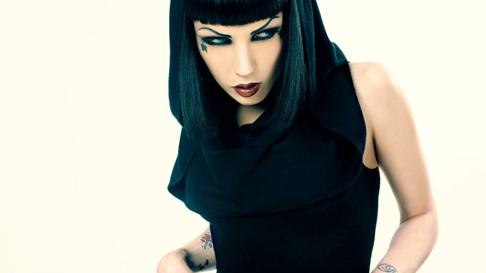 배경 화면 : 모델, 긴 머리, 푸른, 흑발, 의류, 질식 노아 (Asphyxia Noir), 복장, 목, 헤어 스타일, 사진