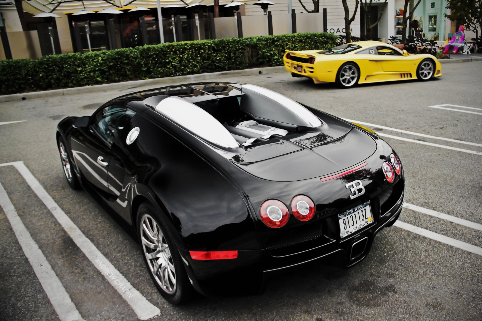 Černá, ulice, auto, vozidlo, silnice, žlutý, Kánon, technika, svět, sportovní auto, Bugatti, štěnice, Bugatti Veyron, výkon auta, záznam, quad, Saleen, rebel, Vzácný, S7, 2011, Amerika, prozkoumat, chladný, krása, Italia, prozkoumal, kolo, cars, závod, auto, V8, automobil, okraj, zajímavý, superauto, rychle, nejlepší, eos, americký, výhradní, zadní, evropský, 164, Veyron, mph, drahý, W16, nejrychlejší, pozemní vozidla, automobilového designu, automobilový exteriér, luxusní vůz, automobily, kompaktní vůz, motorové vozidlo, druh dopravy, automotive pneumatiky, osobní luxusní automobil, výkonné auto, městské auto, sportovní užitkové vozidlo, střední velikost auta, mimořádný, 200 mph, shutterspeedphotos, breaker, automotive Lighting, Motorem, 256, Přeplňovaný turbodmychadlem, automotive wheel system