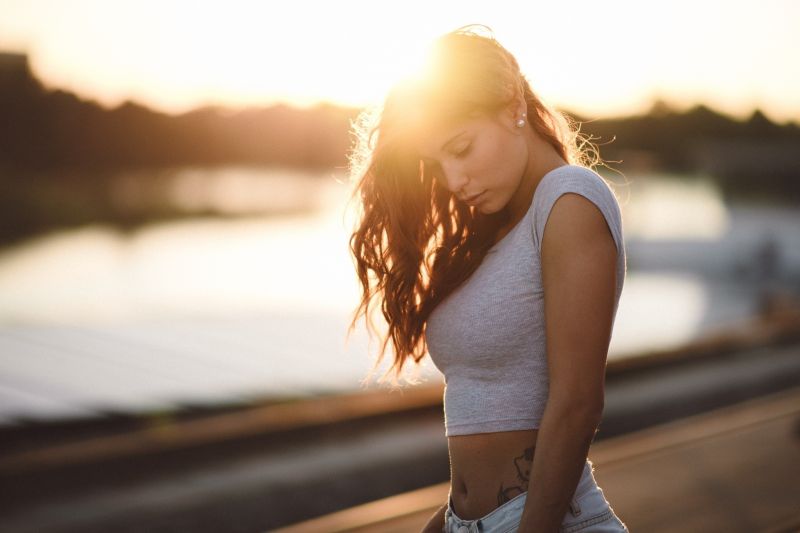 luce del sole, donne, modello, ritratto, anelli di naso, profondità di campo