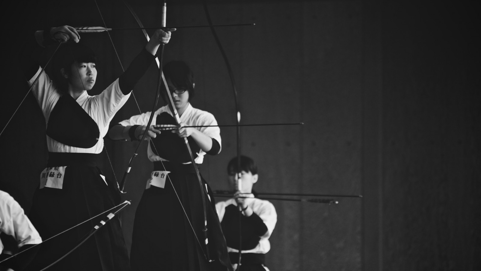 Giappone, bianca, nero, vecchio, monocromo, chitarra, musica, musicista, Canone, scuola, vita, tiro con l'arco, uniforme, 35MM, chitarrista, cantando, divertimento, Kyudo, bianco e nero, colore, bellissimo, f28, 5dmarkii, 70200, teleobiettivo, ragazza, bw, ragazze, prestazione, palcoscenico, digitale, 5DII, concerto, bianco e nero, fotografia in bianco e nero, strumenti a pizzico, strumento a corda, performance art, arti dello spettacolo, sigma70200os