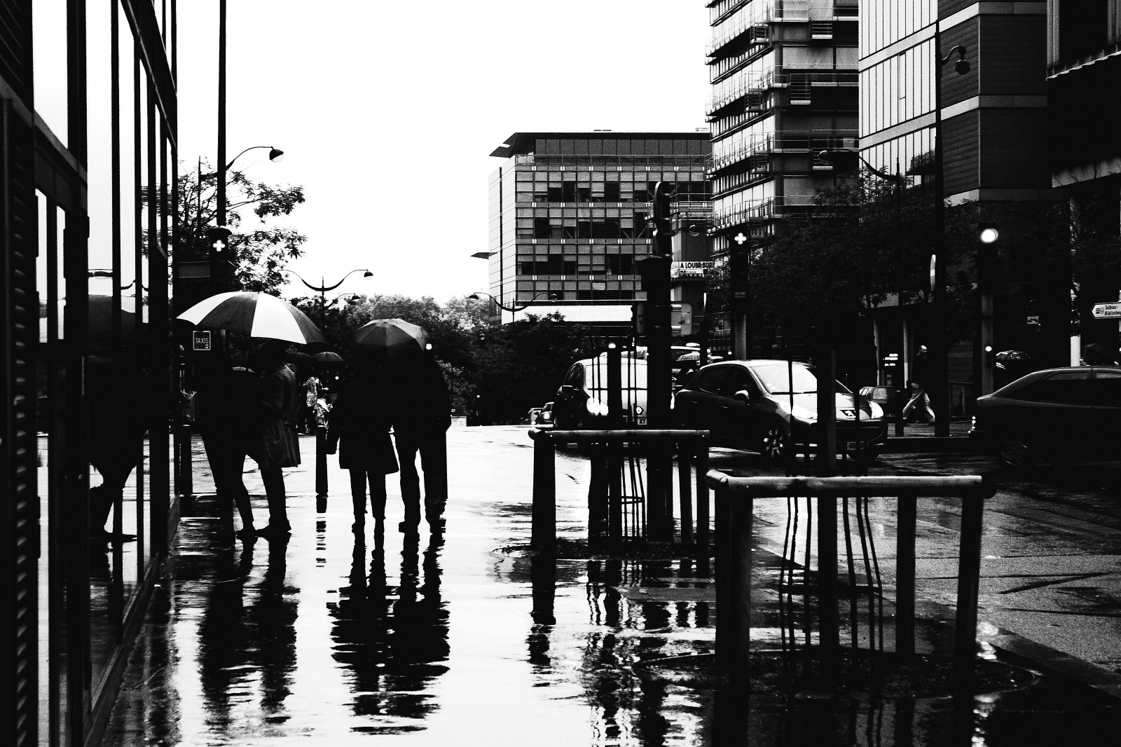Černá, černobílý, okno, město, ulice, voda, budova, odraz, déšť, silnice, fotografování, město, metropole, infrastruktura, strom, centrum, Street View, noiretblanc, blackandwithe, photoderue, momentka, urbanarte, pluie, paris13, photopascalcolin, urban area, Černý a bílý, monochromatické fotografování, Metropolitní oblast