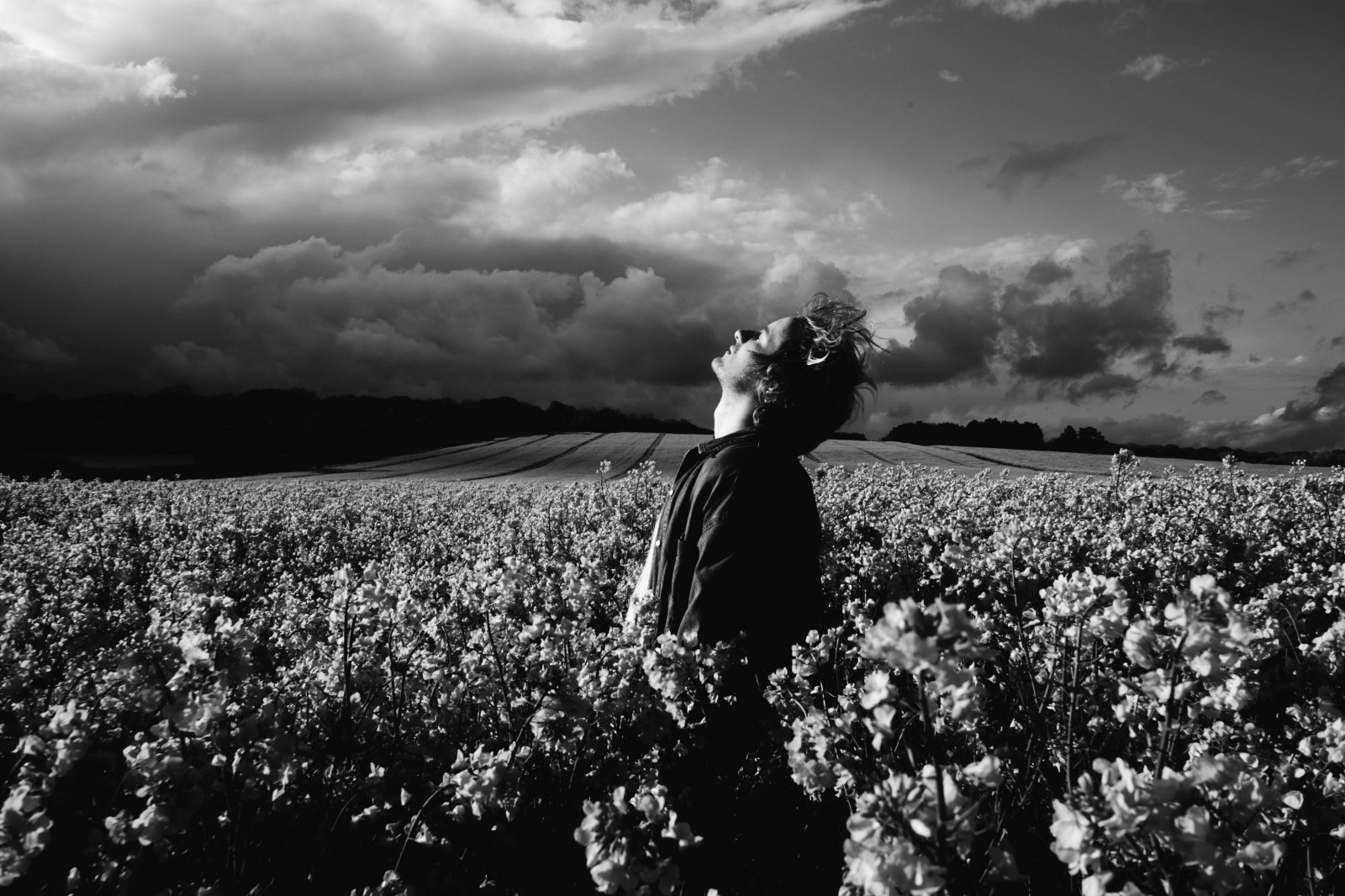 slunečnímu záření, krajina, lidé, bílý, Černá, černobílý, portrét, květiny, kopec, Příroda, tráva, nebe, pole, fotografování, silueta, mraky, nadreálný, večer, ponurý, atmosféra, objektiv, jaro, venkovský, 1, řepkového, Sussex, dramatický, mrak, západ, strom, náladový, venkov, člověk, Ferring, fotografie, jižní, fuji, pro, tma, série, xf, x, já, 18mm, počítač tapeta, Atmosféra Země, Černý a bílý, monochromatické fotografování, meteorologický jev, jev, downs, fujfilm, Highdown, stock photography, flash photography