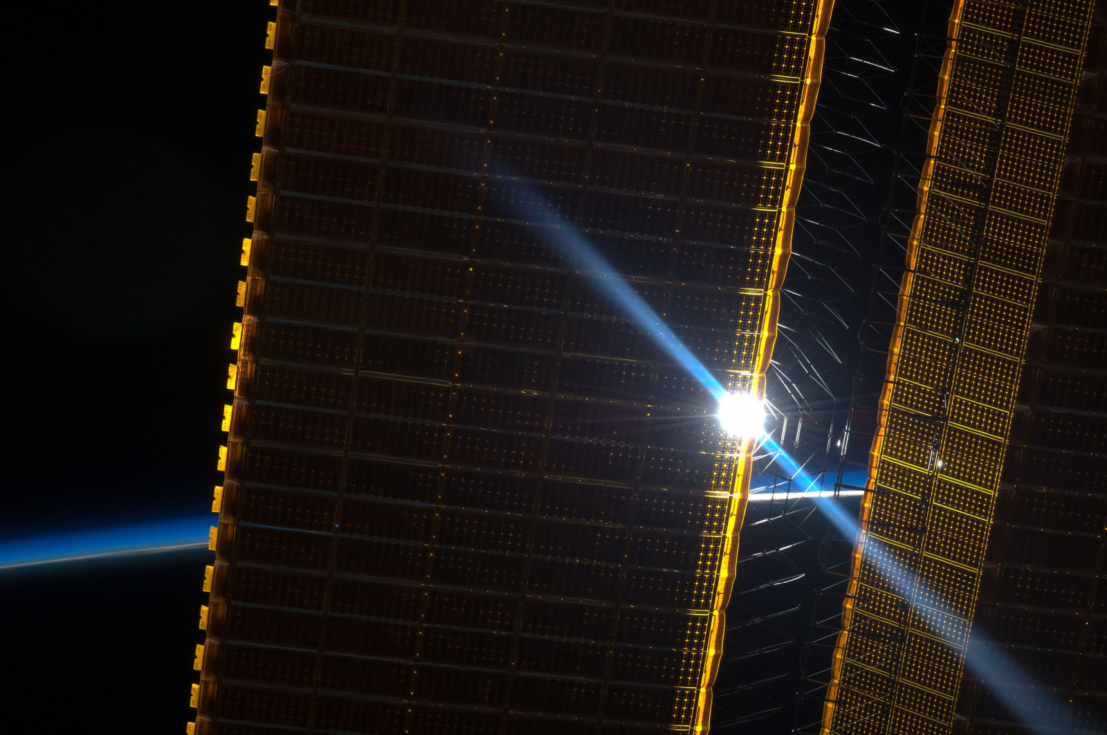 noc, nebe, světlo, atmosféra, Atmosféra Země, osvětlení, architektura, mrakodrap, čára, tma, energie, metropole, elektřina, prostor