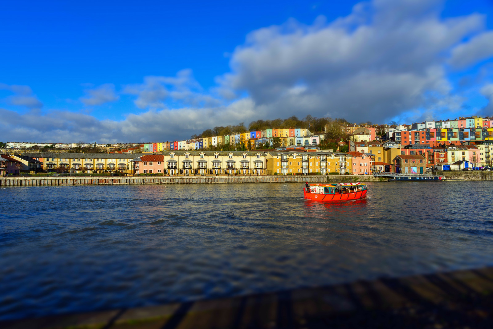 обои лодка, море, город, Городской пейзаж, воды