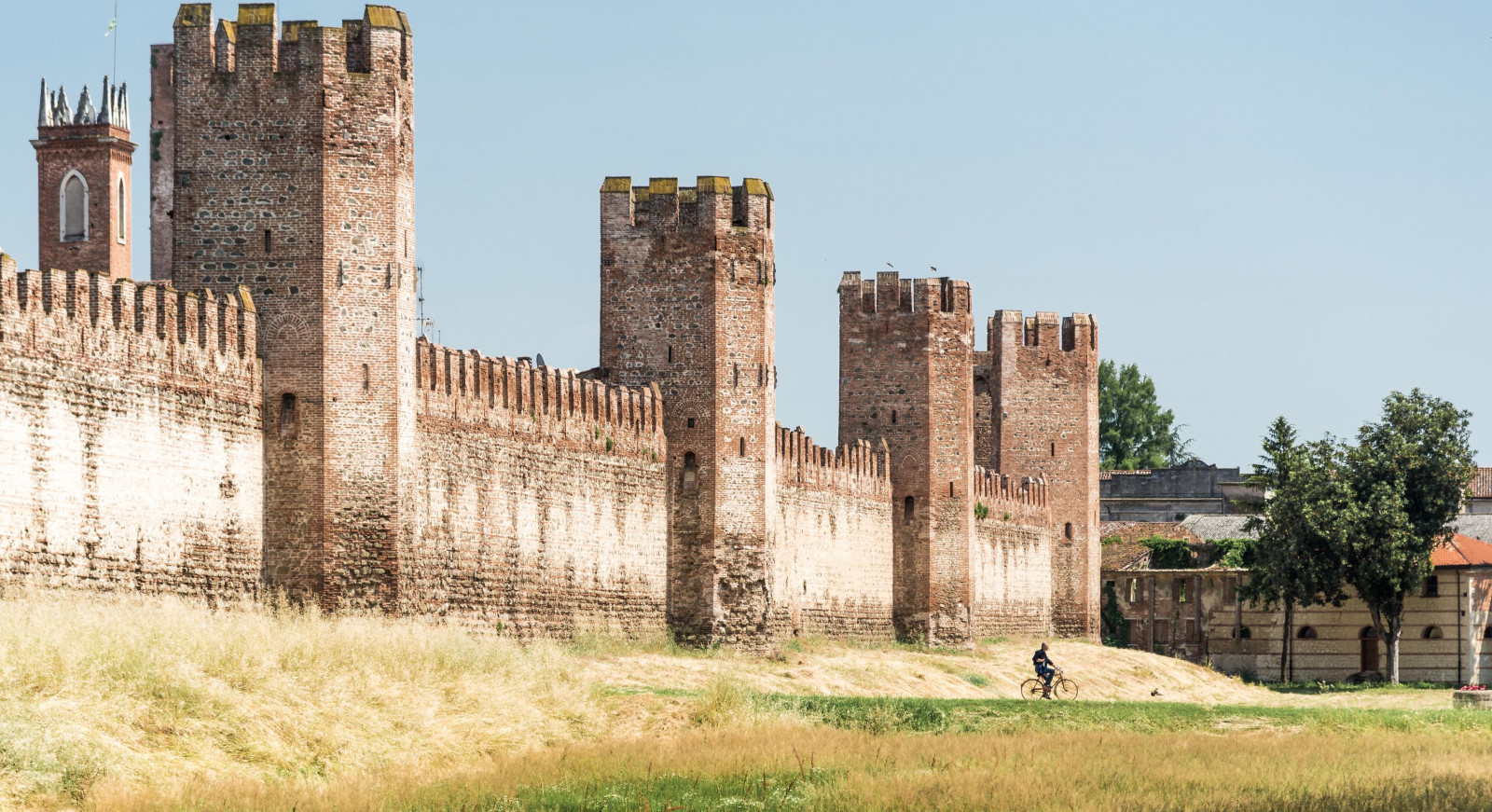 Baggrunde : hvid, sort, by, Italien, natur, cykel, bygning, rød, himmel ...