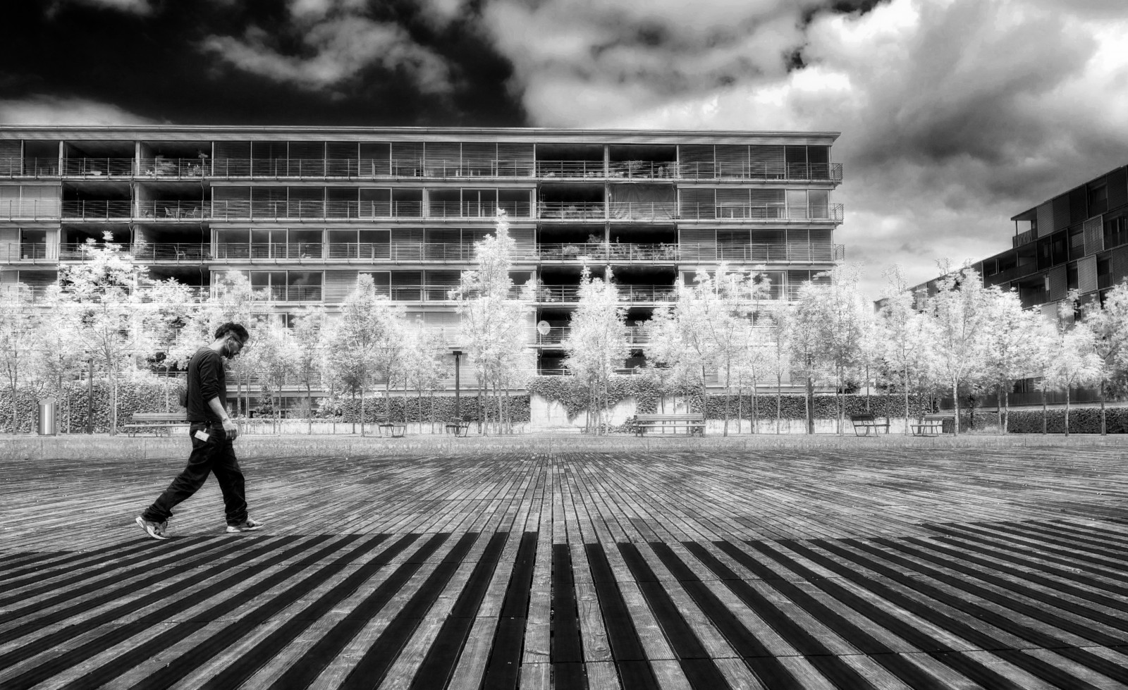 ถนน, streetphotography, ตรงไปตรงมา, ซูริค, สวิตเซอร์แลนด์, ศิลปะ, วิจิตรศิลป์, กรอง, infrarot, Olympus, zuiko12mm, คน, สถาปัตยกรรม, เส้น, เรขาคณิต