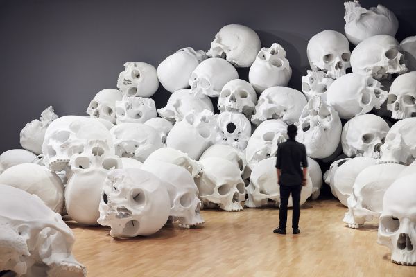 artwork, art installation, skull, men, giant, exposition