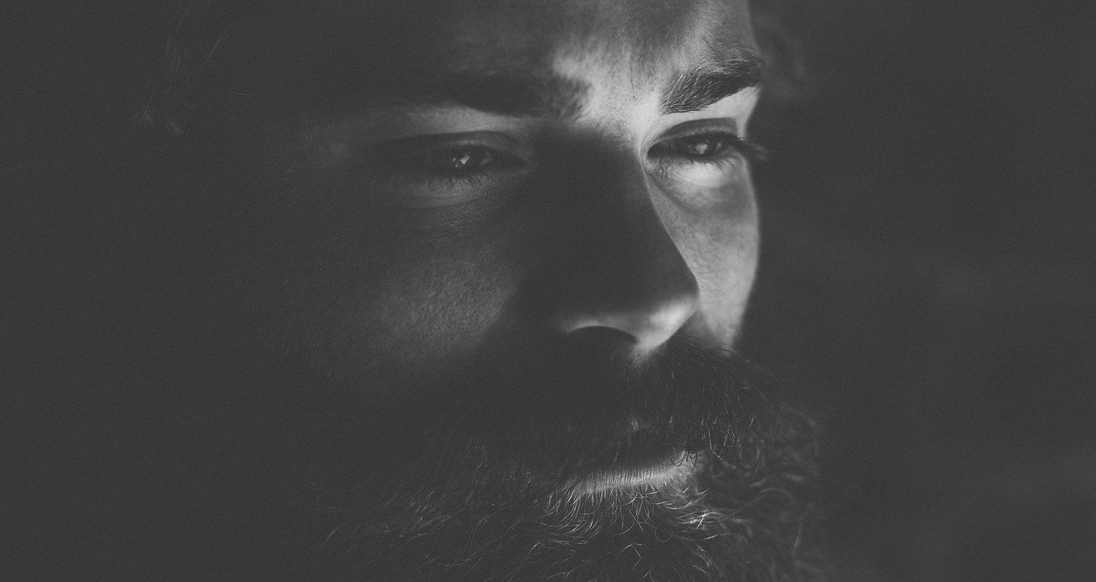 dveře, květiny, modrý, B, podzim, chlapec, stín, letní, nebe, Černý a bílý, tělesné, hnědý, slunce, sníh, Černá, květ, sexy, UMĚNÍ, film, Příroda, chlapci, krása, tvář, móda, ženský, šátek, temný, vlasy, vousy, krajina, smutek, zamrzlý, Černá bílá, kapky, jaro, béžový, df, nebe, stíny, šaty, tma, výstřel, zbraně, forrest, bokeh, zasněžený, availablelight, doubleexposure, prst, filmy, modré oči, výtvarné umění, SS, pokuta, makeup, bob, styl, dvojnásobek, pampeliška, zoufalý, F, umlčet, blondýnka, botanické, vousatý, Vousy, alternativní, Škrabák, anaog