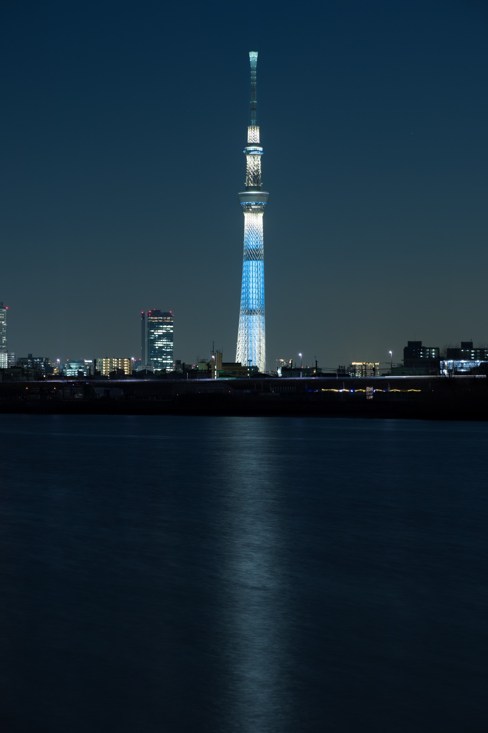 Giappone, città, paesaggio urbano, notte, architettura, riflessione, orizzonte, grattacielo, sera, Torre, orizzonte, Nikon, crepuscolo, Tokyo, Jp, Skytree, NIKKOR, illuminato, illuminazione, oscurità, iki, punto di riferimento, Tokyo Sky Tree, Horikiri, afs105mmf14eed, afsnikkor105mmf14eed, df, atmosfera della terra, insediamento umano