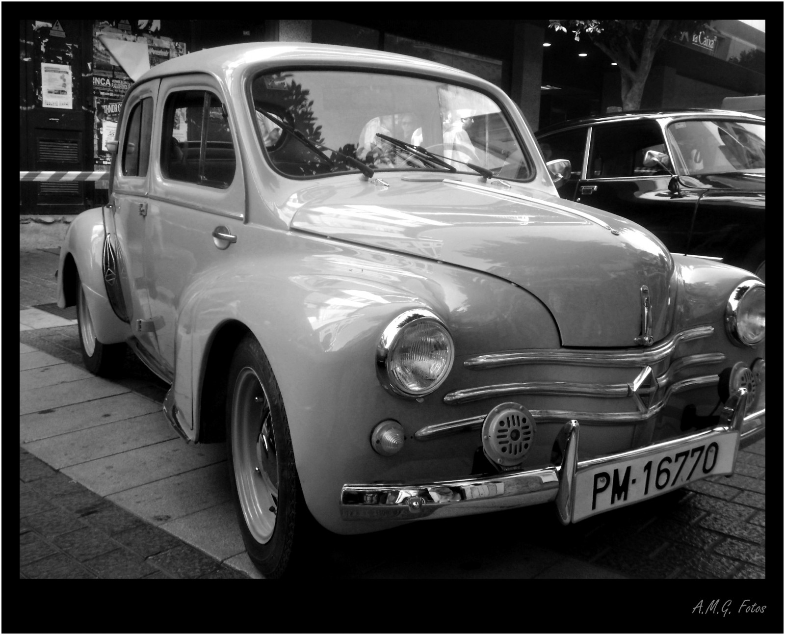 auto, motorové vozidlo, vozidlo, renault 4cv, Černý a bílý, střední velikost auta, automobilového designu, klasický, veteránem, monochromatické fotografování, klasická auta, starožitný auto, automotive wheel system, černobílý, kolo, okraj, limuzína
