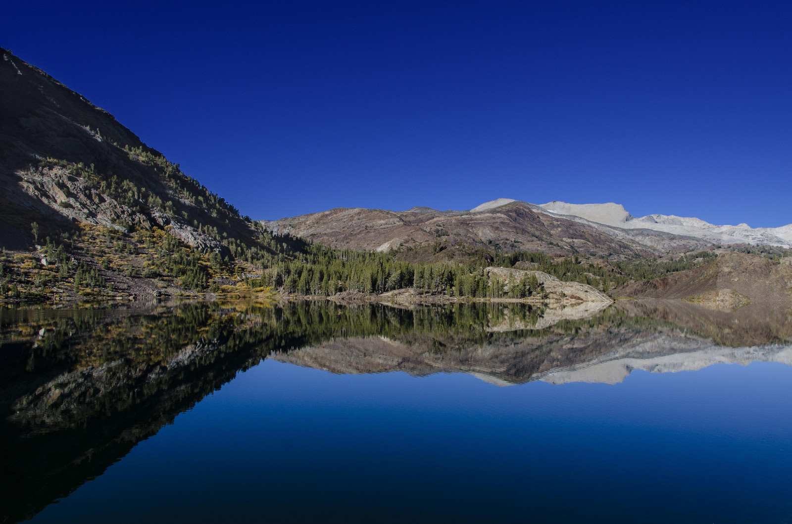 Kalifornie, listopad, modrý, nebe, Spojené státy americké, hora, jezero, hory, odraz, podzim, krajina, nás, den, Nevada, scénický, Slunný, scéna, sierra, Průhledná, Yosemitský národní park, severní, sierranevada, východní, Northamericanmountains, mygearandme, mygearandmepremium, mygearandmebronze, mygearandmesilver, mygearandmegold, mygearandmeplatinum, mygearandmediamond, nrpad