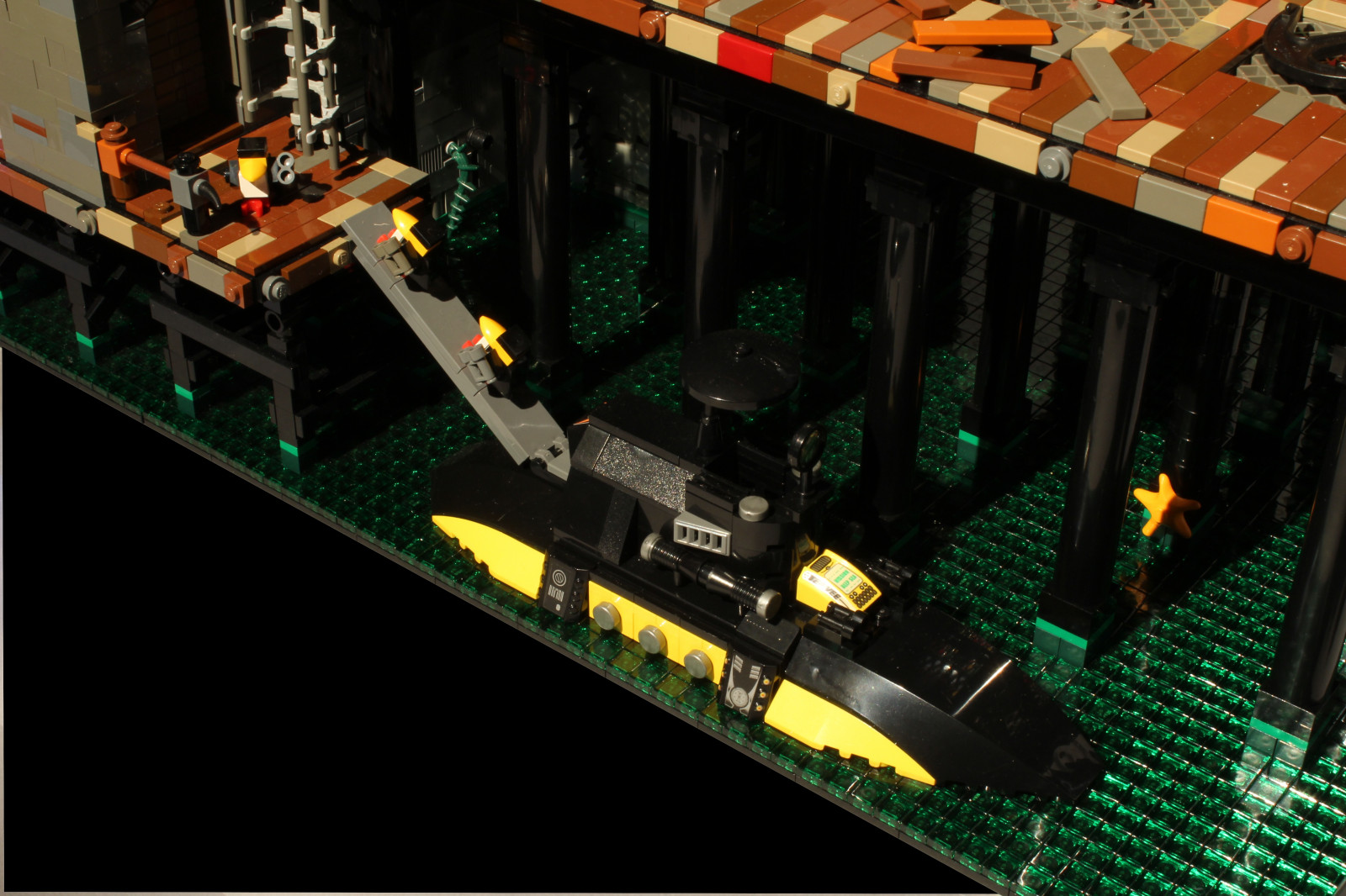 Batman, catwoman, Burlone, LEGO, tecnologia, processore, Batmobile, Gotham, Pinguino, Rovina, elettronica, fuga, hardware di personal computer, Edera velenosa, dispositivo elettronico, HarleyQuinn, video gioco, computer hardware, rete elettrica, Enigmista, dynamicduo, due facce, dcuniverse, Bruce Wayne, Ingegneria Elettronica, il manicomio di Arkham, Funhouse, Brickbaron, Brickcon2013