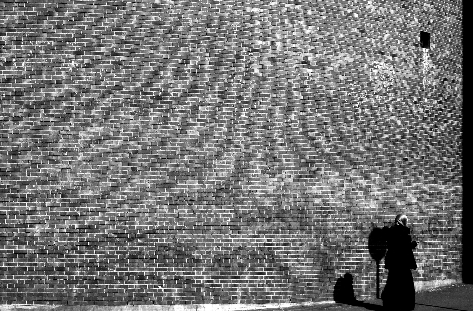 Černá, černobílý, architektura, budova, nebe, stín, stěna, cihly, fotografování, dějiny, textura, struktura, Cihlový, úhel, Street View, materiál, fotografie, mur, noiretblanc, blackandwithe, briques, photoderue, urbanarte, fasáda, paris13, photopascalcolin, Černý a bílý, monochromatické fotografování, zdivo, jev, stock photography