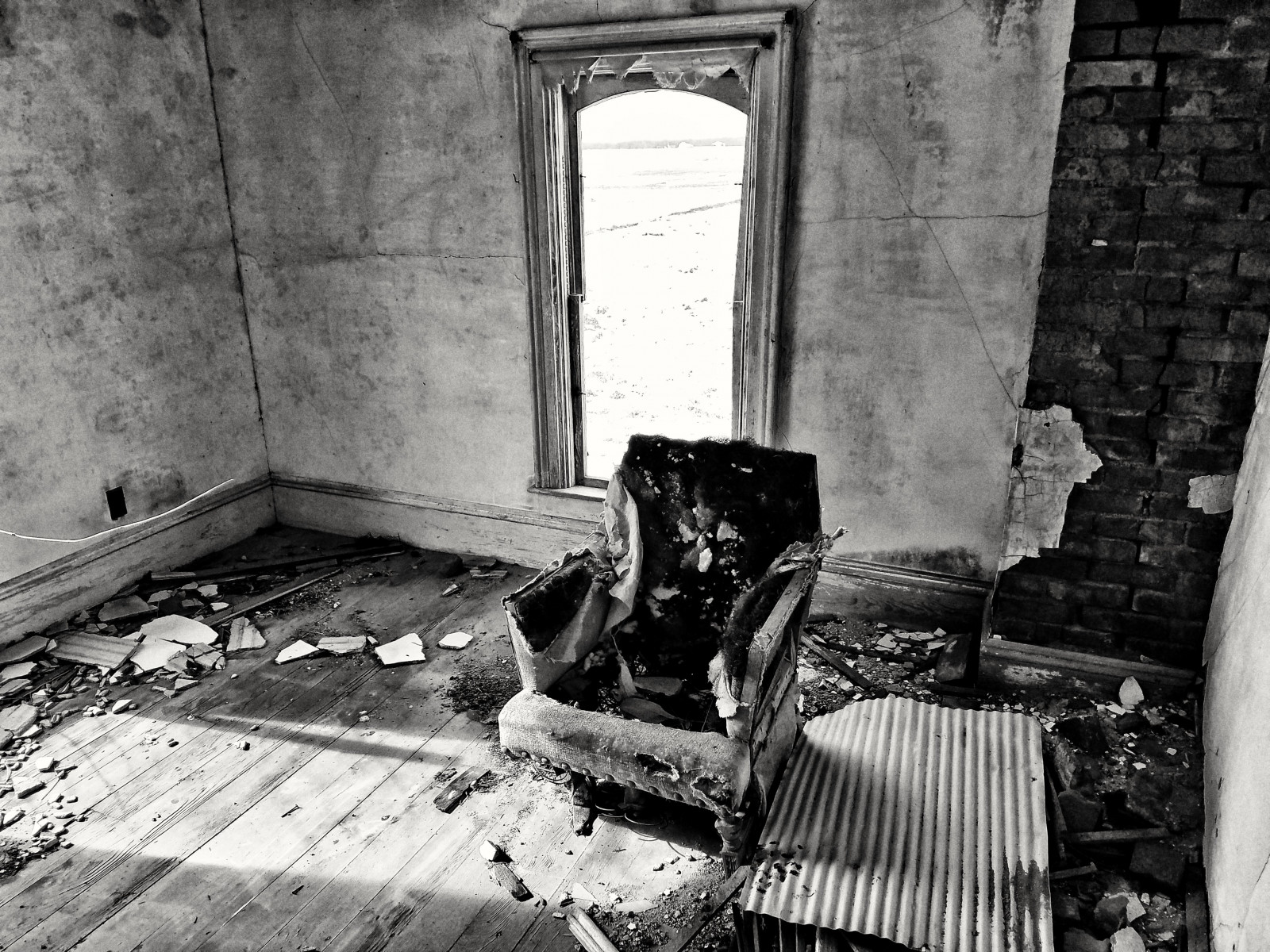 Старый, монохромный, окно, Покинутый, Стена, Фотография, дом, Стул, Винтаж, Спальня, Распад, Руины, черное и белое, Одинокий, Забытый, Прерия, Деревенский, черное и белое, Монохромная фотография, заброшенный дом, Канзас, Отброшенный, Одноразовый, Отказаться от подписки, Одиночка, Ожидающий, Tompetty