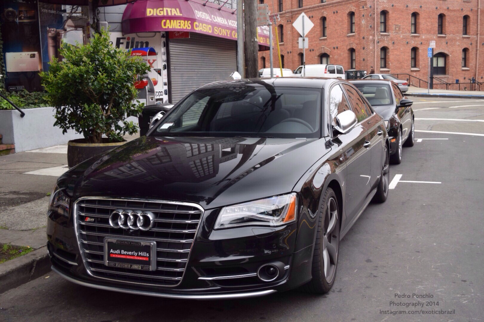 ulice, auto, BMW, vozidlo, silnice, fotografování, Supercars, kapuce, Lamborghini, Instagram, Porsche, Kalifornie, technika, luxus, Nikon, Spojené státy americké, iPhone, audi, Camaro, pneumatika, Ferrari, Brod, Bentley, Maserati, Korveta, 35MM, Chevrolet, Audi s8, výkon auta, limuzína, Carros, Maybach, Pininfarina, F12, Panamera, GT3, AMG, S8, 911, Mustang, kolo, cars, Agera, D3100, auto, automobil, okraj, fotky, superauto, mercedes, nikonflickraward, D3200, Cali, mp412c, 458, worldcars, turbo, Carro, Rolls Royce, automotive, SLS, carporn, Aventador, 599, Maranello, Aston Martin, instagramapp, sanfrancisco, lp7004, mclarenp1, automobilového designu, luxusní vůz, rodinný vůz, nárazník, kompaktní vůz, motorové vozidlo, automotive pneumatiky, osobní luxusní automobil, výkonné auto, sportovní užitkové vozidlo, mřížka, střední velikost auta, státní poznávací značka, d3300, fordgt, v plné velikosti vůz, Vette, fishermanswharf, rossocorsa, kola z lehkých slitin, exoticsbrazil, automotive wheel system