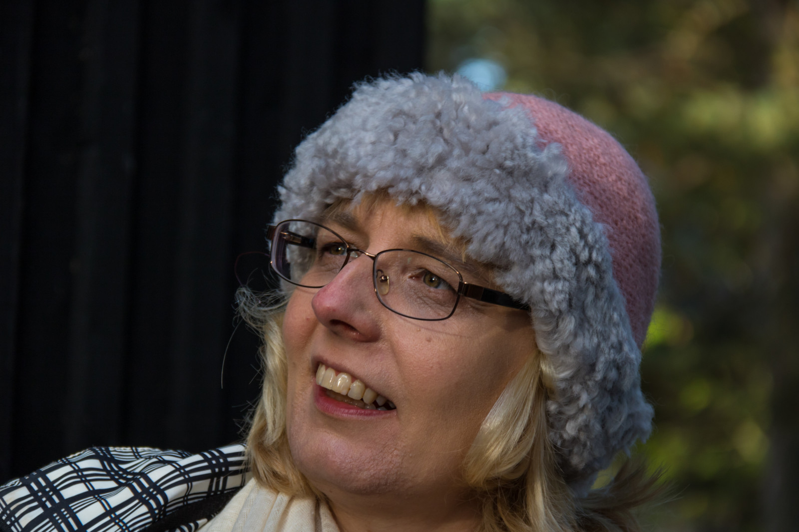 ใบหน้า, คน, แนวตั้ง, แว่นตา, ช่างภาพ, ผม, คน, หัว, ความงาม, ฤดู, ยิ้ม, ตา, ผู้หญิง, ผู้หญิง, Gotland, Holmh Llar, attackfoto, โจมตี 8, Marianne, การแสดงออกทางสีหน้า, อวัยวะ, ใกล้ชิด