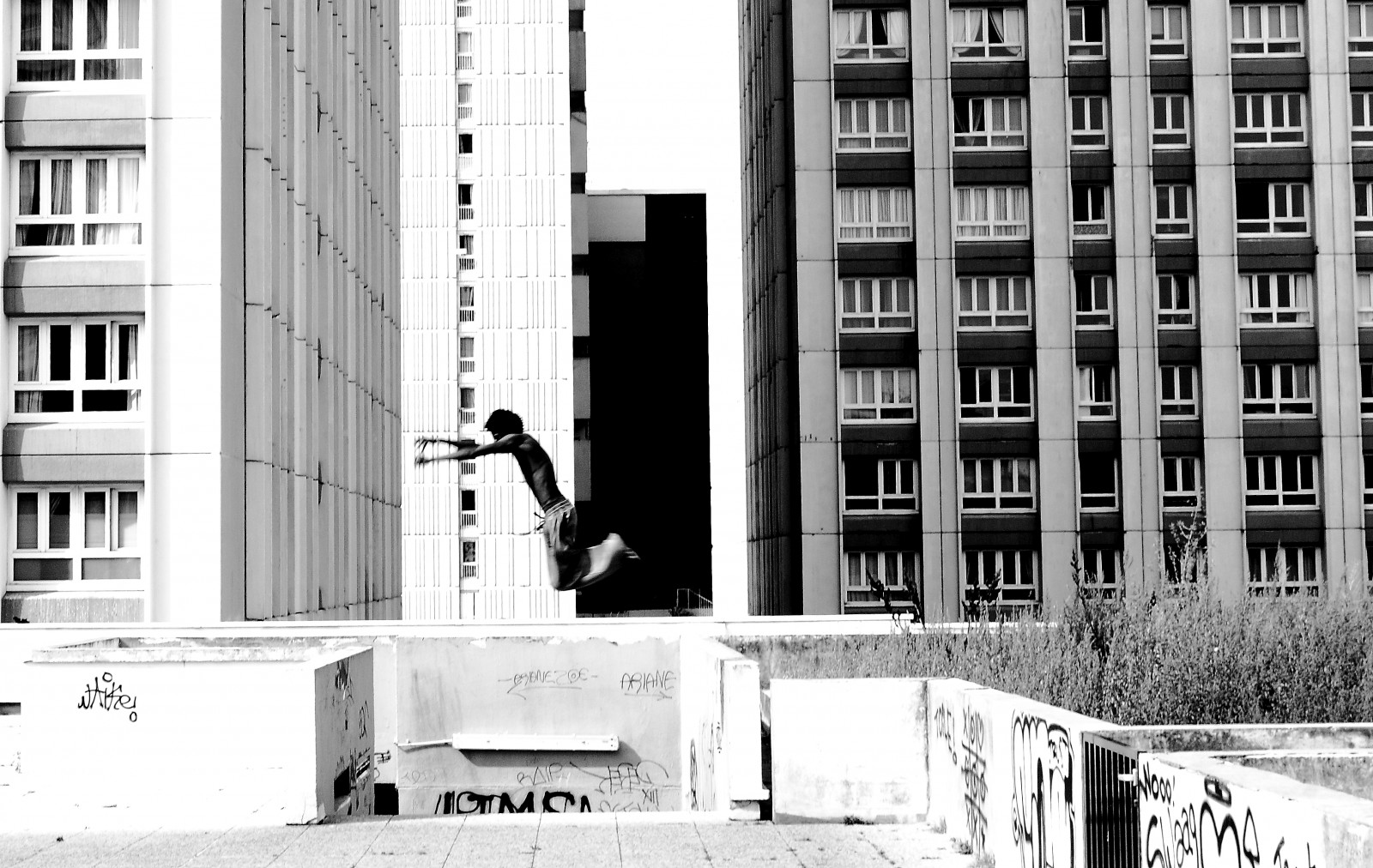 černobílý, okno, město, ulice, architektura, městský, budova, stěna, silnice, fotografování, Dům, infrastruktura, úhel, Street View, skok, byt, noiretblanc, blackandwithe, photoderue, urbanarte, fasáda, paris13, photopascalcolin, urban area, Černý a bílý, monochromatické fotografování, obytný prostor, zájezdy, saut