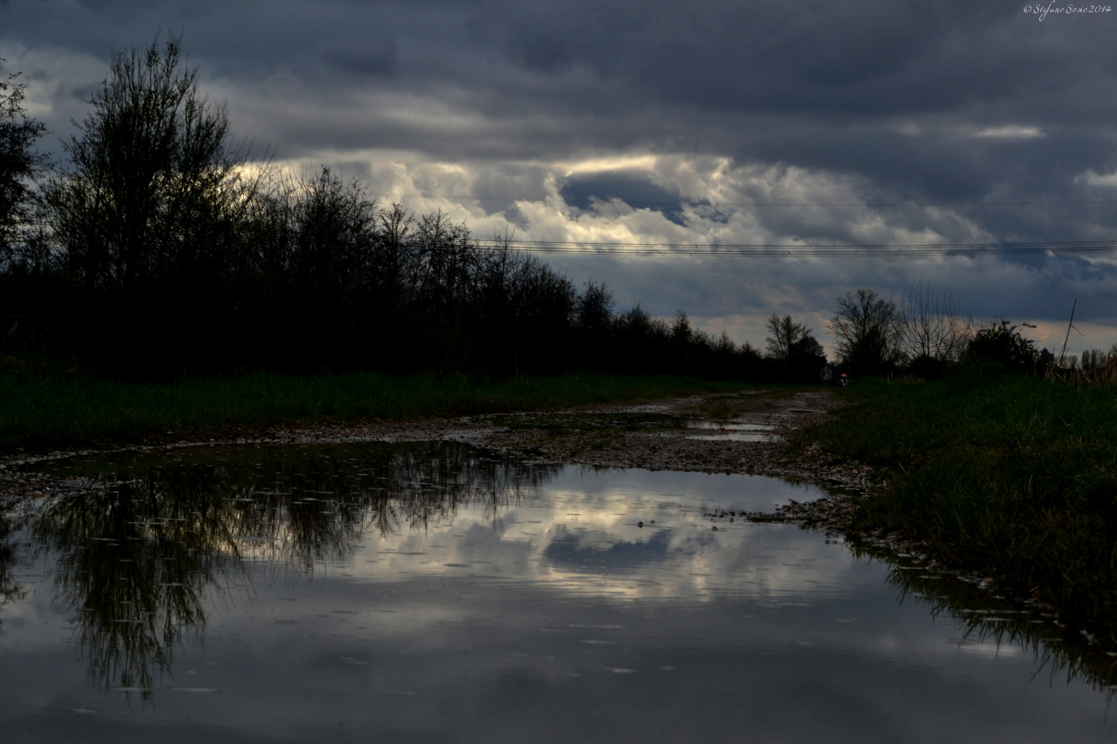 slunečnímu záření, krajina, jezero, voda, Příroda, odraz, tráva, nebe, déšť, silnice, mraky, uklidnit, večer, ráno, řeka, filtr, horizont, atmosféra, mokrý, divočina, rybník, soumrak, jaro, banka, bažina, otvor, venkovský, mokřadní, světlo, mrak, strom, svítání, deštivý, cielo, pěkný, vodní tok, D3100, zátoka, louka, nádrž, bello, polarizované, Filtro, polarizzatore, štika, bayou, drama, paesaggio, bažina, jezero, 18200, vodní, meteorologický jev, bažina, jev, buco, rurale, drammatico, fotonikon3100, lužní, bažina, vodní zdroje, Suggestivo, Stadina, fluvial landforms of streams