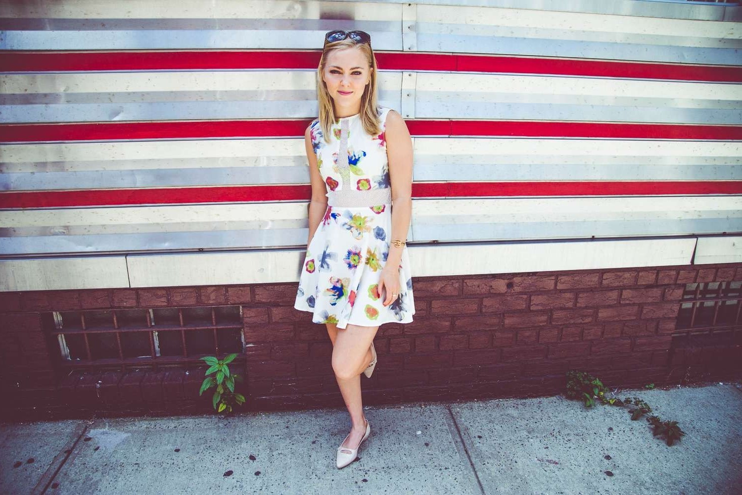 bílý, model, Červené, fotografování, šaty, modrý, móda, jaro, oblečení, AnnaSophia Robb, barva, dívka, krása, sezóna, fotografie, kostým, momentka, 1500x1000 px, focení