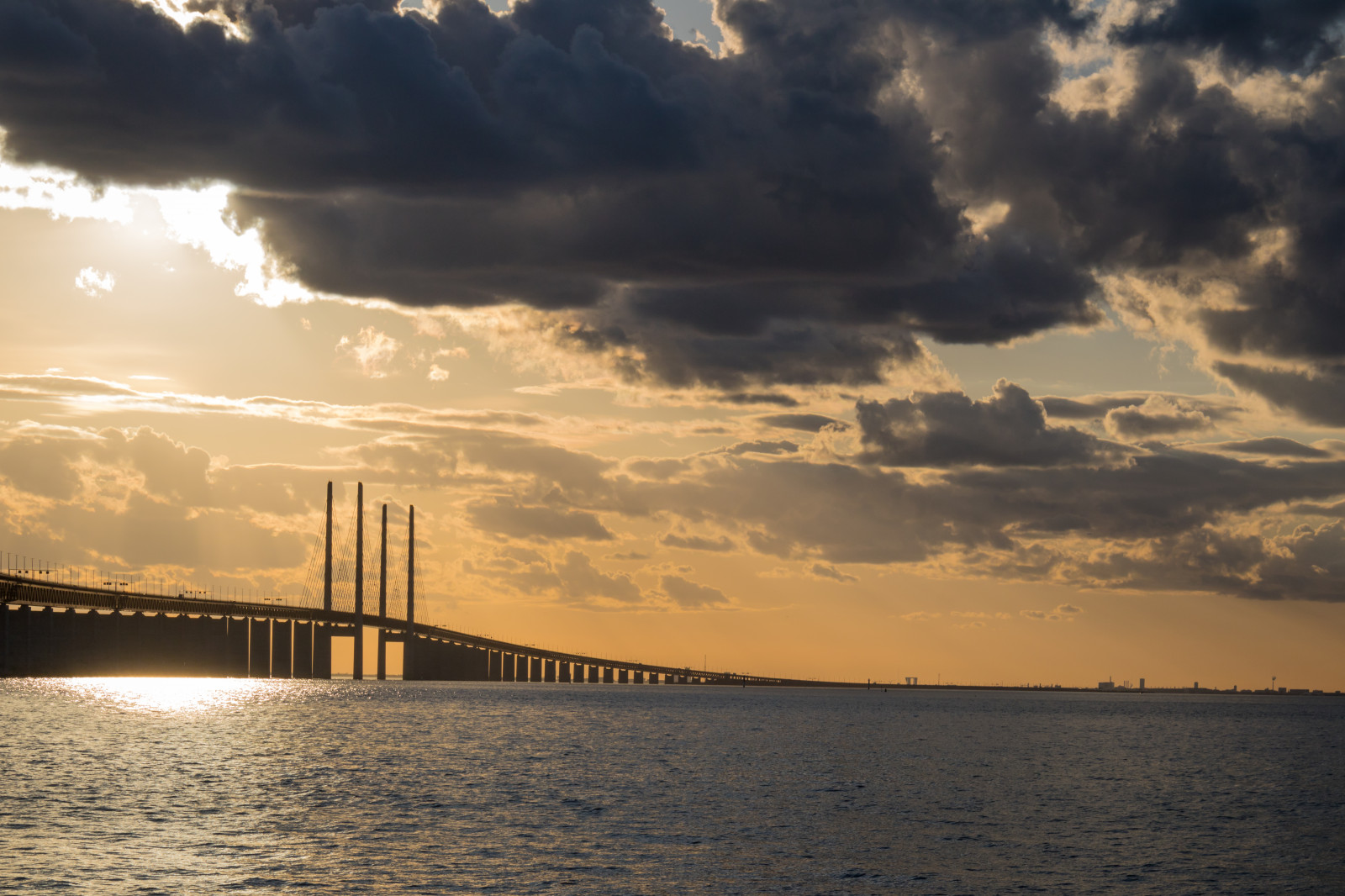 sollys, solnedgang, hav, kyst, afspejling, himmel, solopgang, skyline, aften, morgen, kyst, bro, Sol, horisont, skumring, brormand, Sky, daggry, ocean, bølge, himmel, solnedg ng, resundsbron, hav, Moln, brof STET, efterglød, meteorologisk fænomen