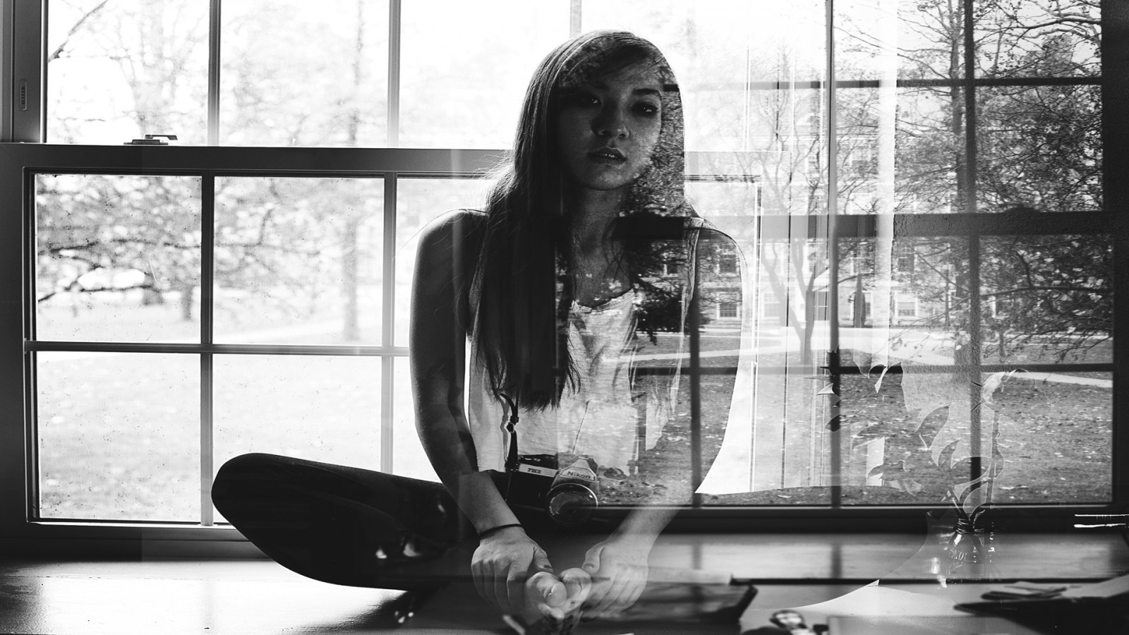 bílý, Černá, černobílý, portrét, okno, sedící, fotografování, dvojexpozice, Osoba, fotografie, film, obraz, Černý a bílý, monochromatické fotografování, lidských pozice, Film noir